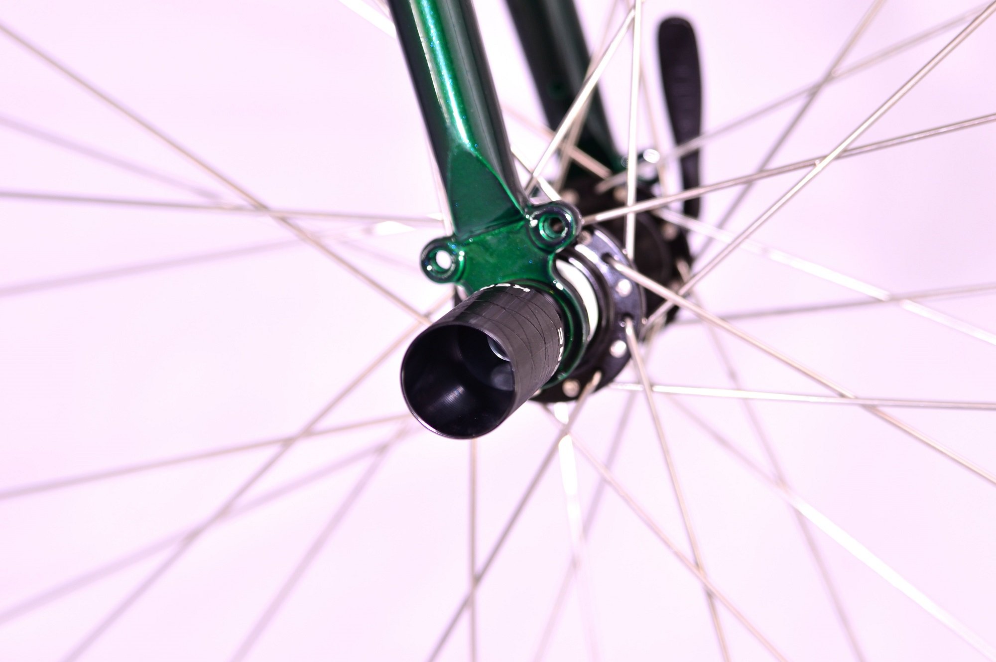 Lightweight Bicycle Light Holder & Hub Adapter - Durable Bike Accessory for Night Riding & Commuting