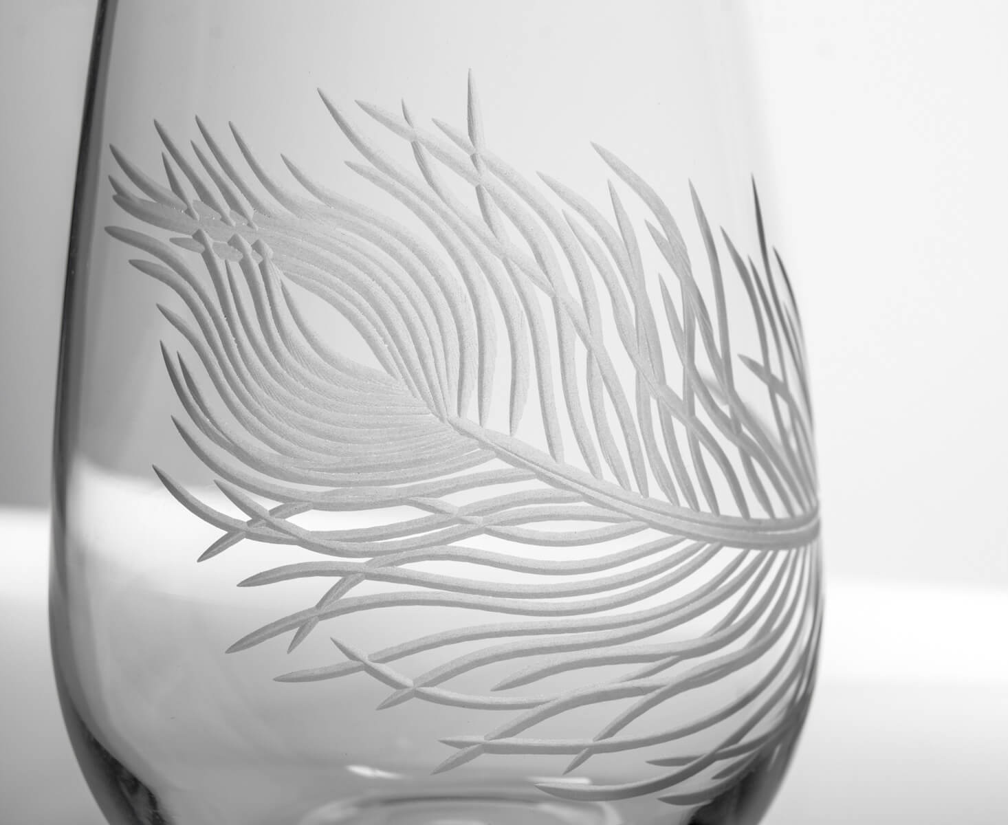 Peacock 12oz White Wine - Premium 12 Pack | Perfect for Parties, Weddings & Celebrations | Crisp & Refreshing Taste