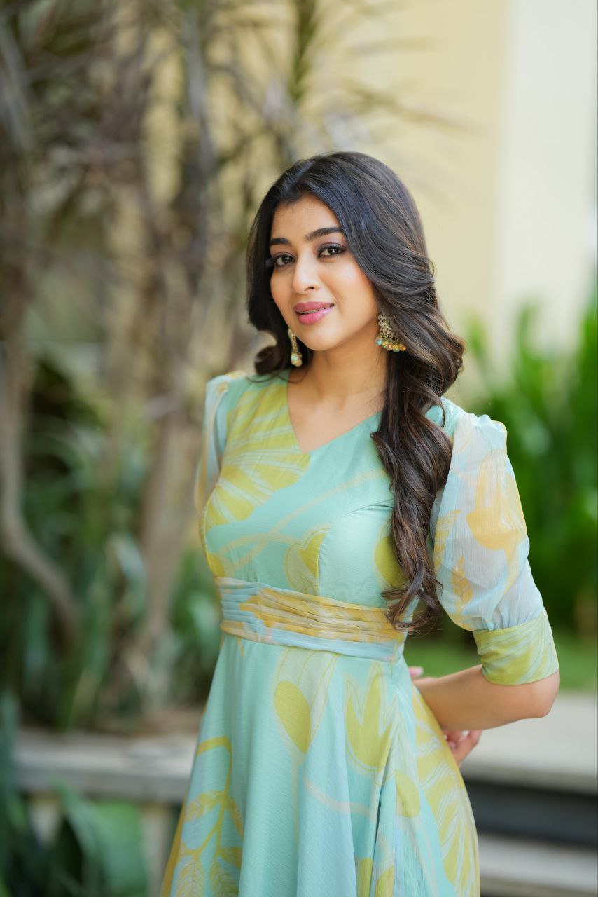 Luxury Designer Party Gowns for Women - Elegant Evening Dresses for Prom, Wedding & Special Occasions | DD549 Collection