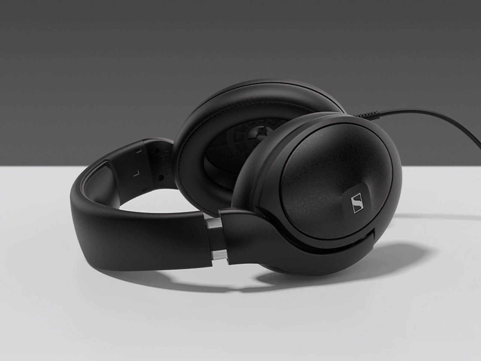Sennheiser HD 620S Professional Over-Ear Headphones - High-Fidelity Audio, Noise Isolation, Comfortable for Studio, Gaming & Music Listening