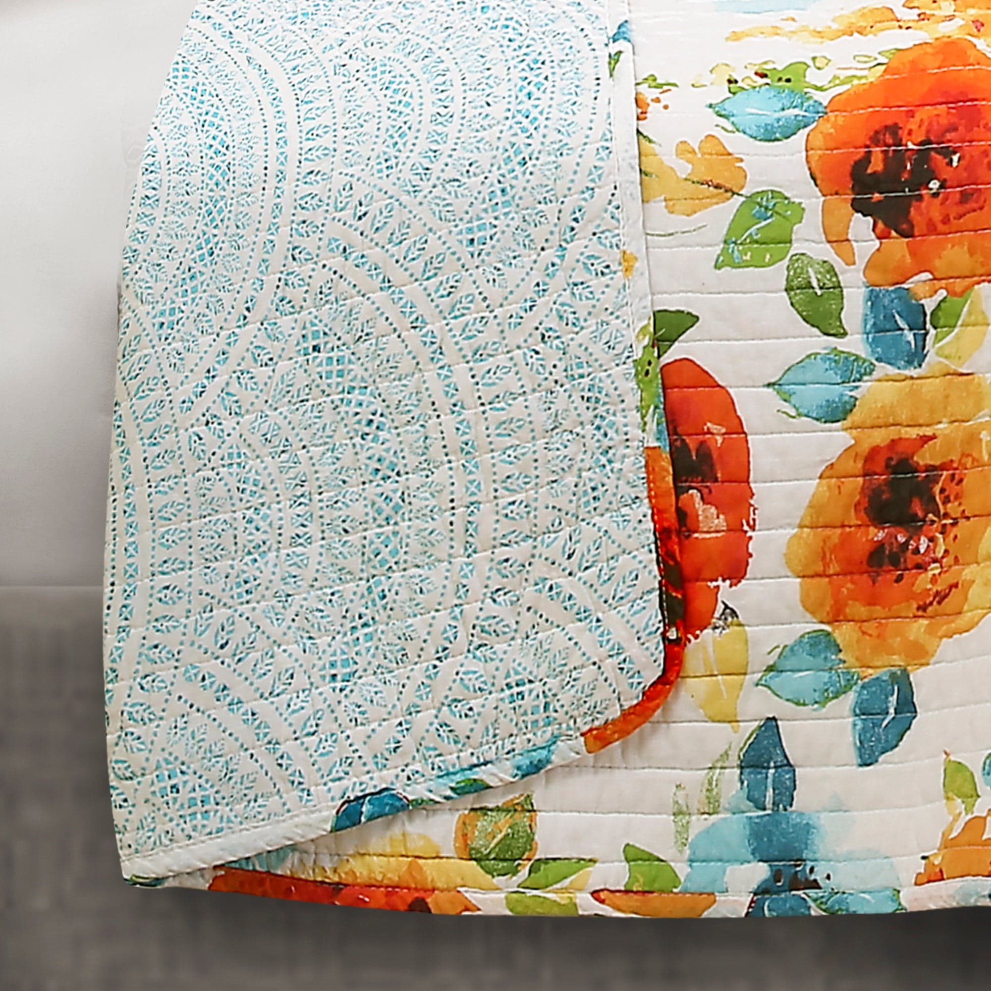 Percy Bloom Quilt 3-Piece Bedding Set - Soft Floral Comforter with Matching Pillow Shams - Perfect for Master Bedroom, Guest Room & Cozy Home Decor