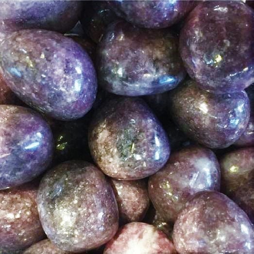 Lepidolite Tumbled Stones for Anxiety Relief - Natural Healing Crystals for Stress, Meditation & Positive Energy - Pocket Worry Stones for Emotional Balance (Set of 3)