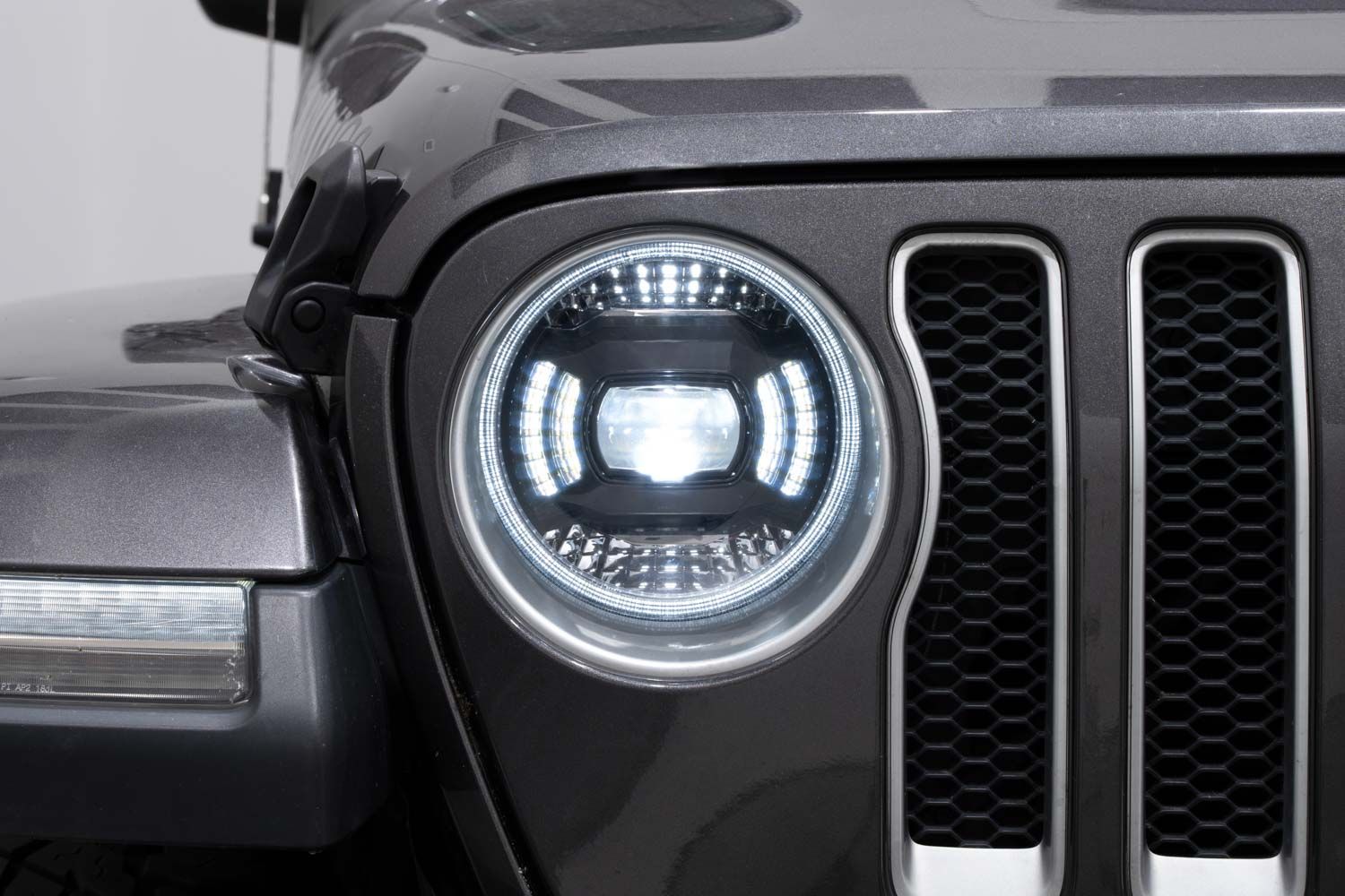 Premium LED Headlights for 2020-2025 Jeep Gladiator - High Brightness, Easy Installation - Perfect for Off-Roading & Night Driving