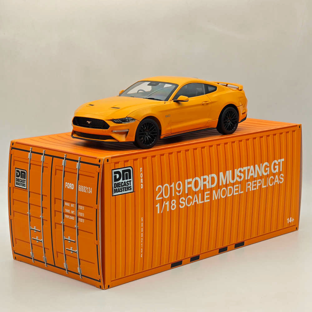 1/18 Scale Diecast Ford Mustang GT 2019 Orange Fury RHD Model Car - Collectible Miniature Replica for Car Enthusiasts & Hobbyists - Perfect for Display, Gifts, and Racing-Themed Decor