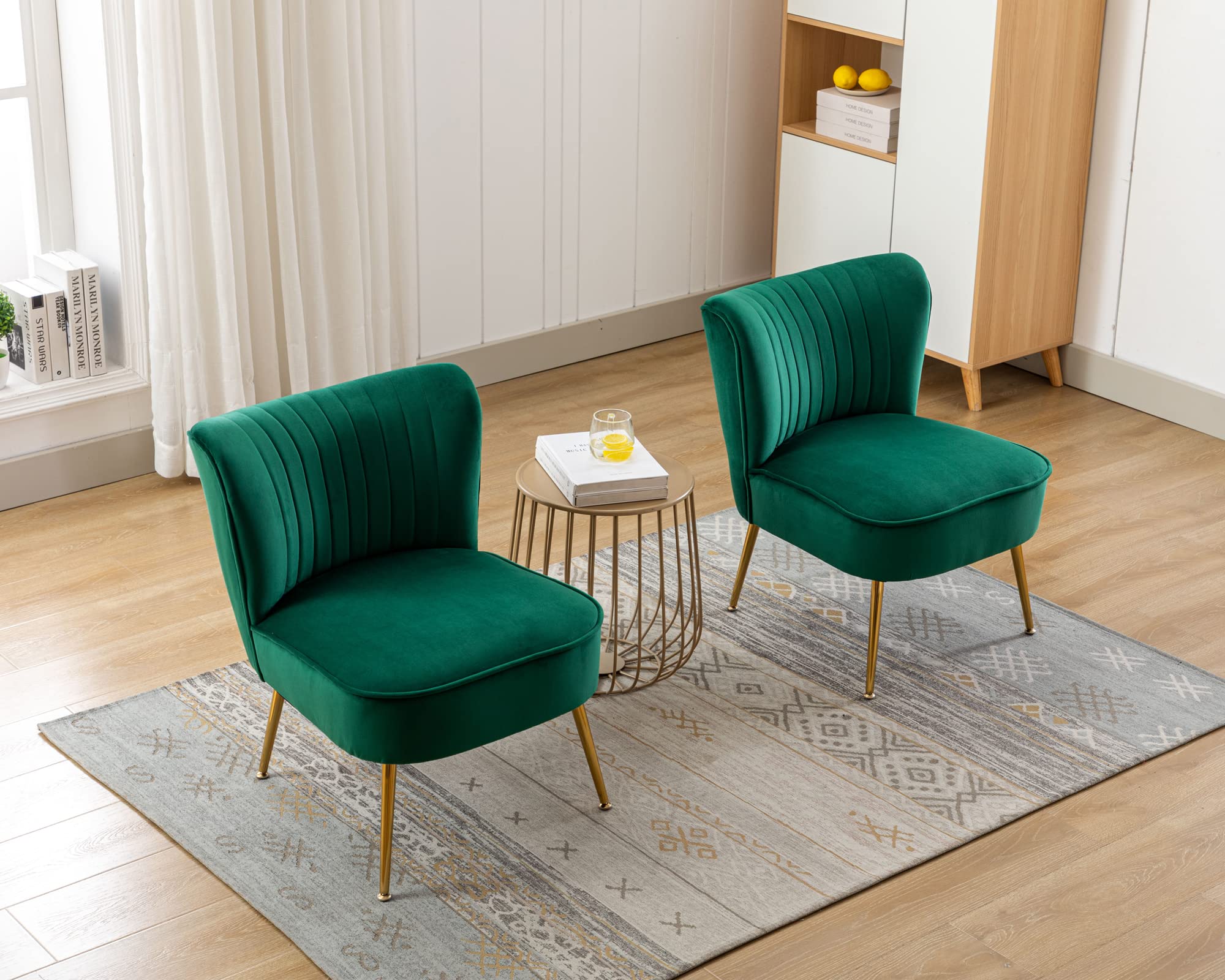 Luxury Velvet Accent Chairs Set of 2 - Modern Wingback Living Room Chairs with Golden Metal Legs, Soft Upholstered Seating for Bedroom, Guest Room & Office - Emerald Green Home Decor for Relaxing & Entertaining