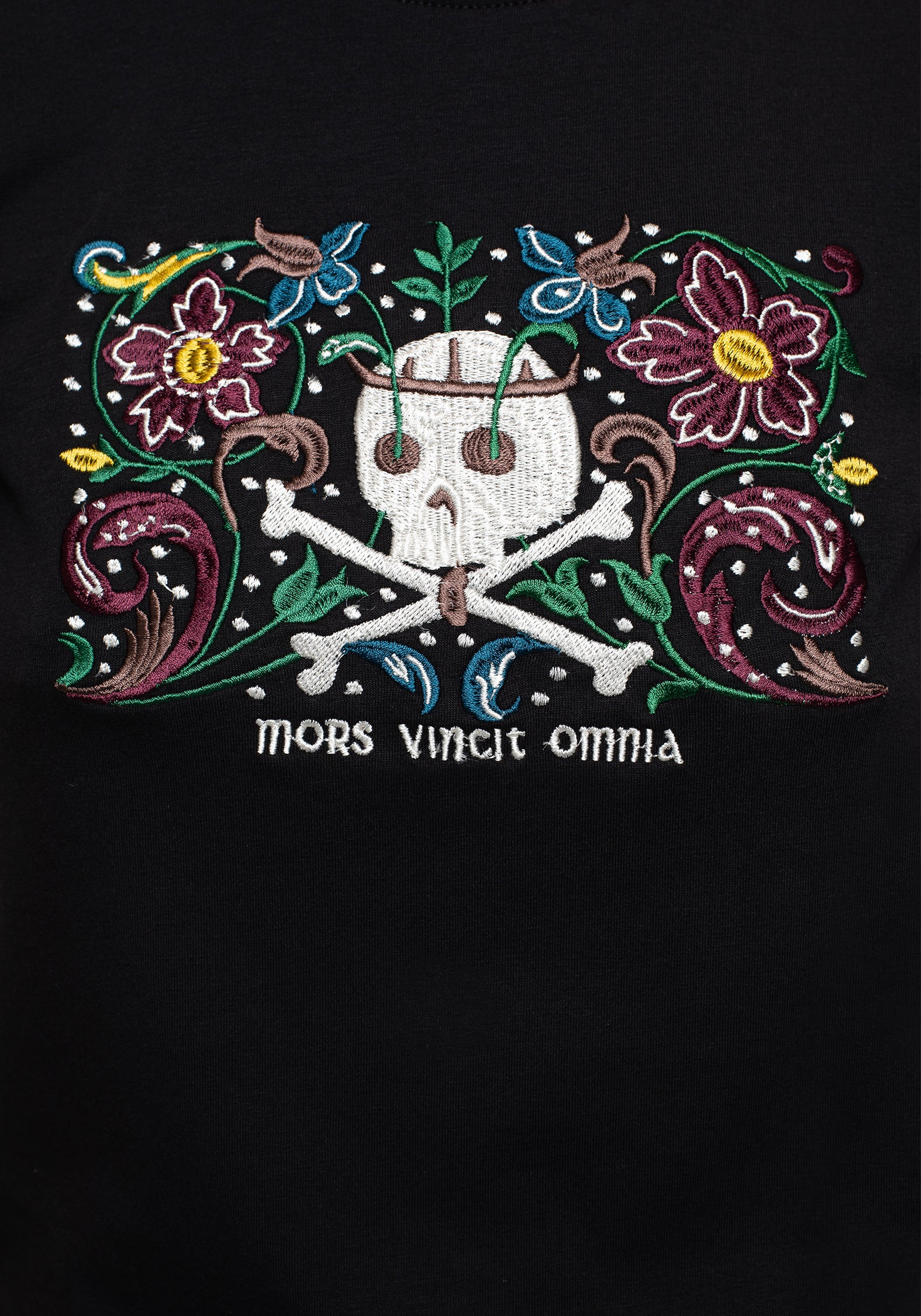 Floral Skull Embroidered Graphic Crop Tee - Gothic Fashion Women's T-Shirt for Concerts, Halloween & Streetwear