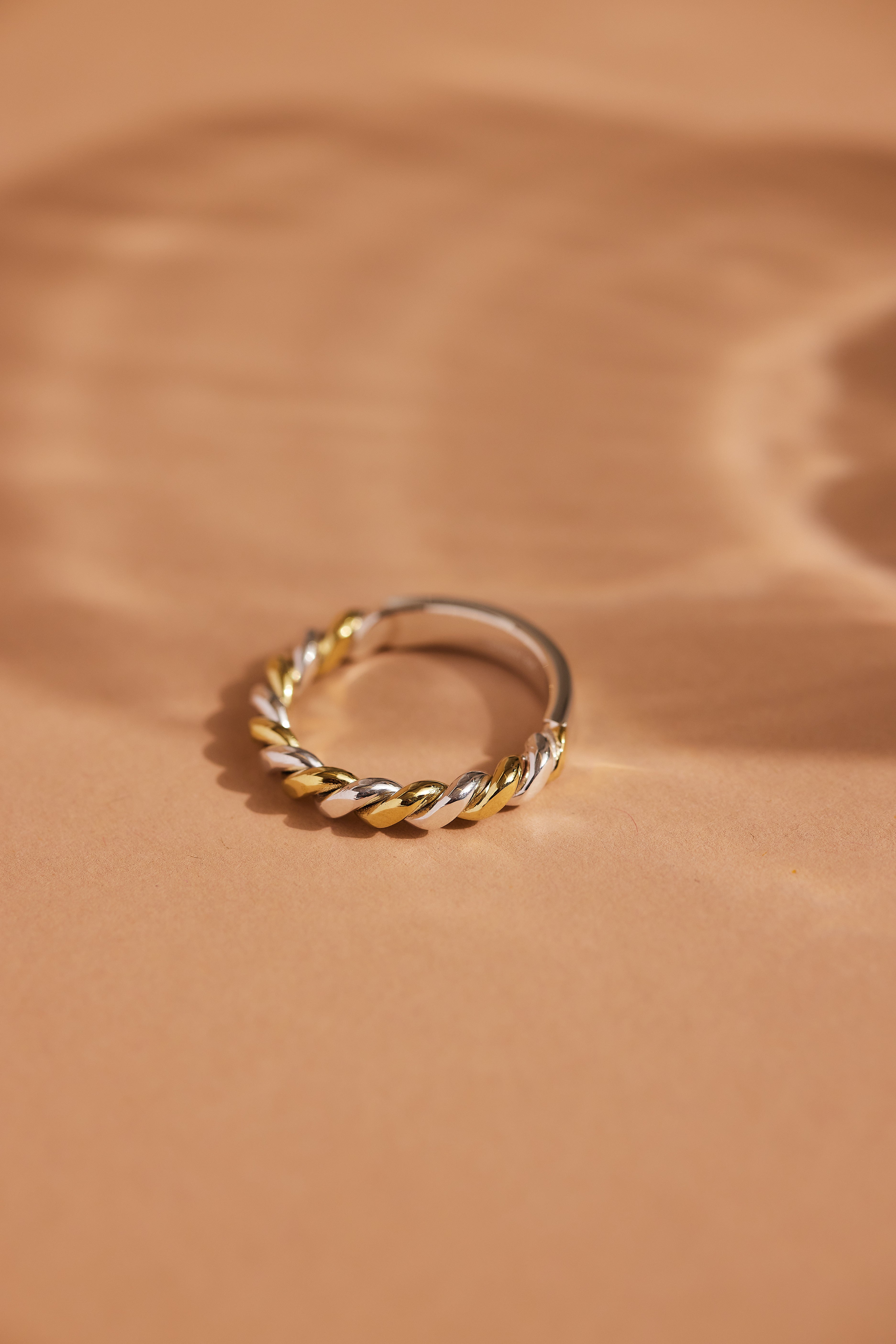 Stylish Mixed Metal Band Bracelet for Women - Perfect for Casual Wear, Office & Special Occasions