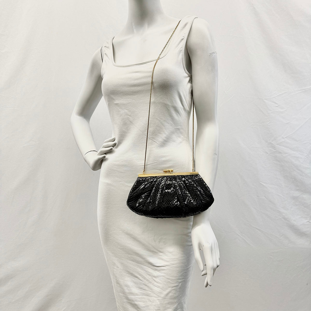 Judith Leiber Luxury Crystal Embellished Evening Clutch Bag for Women - Perfect for Weddings, Galas & Special Occasions