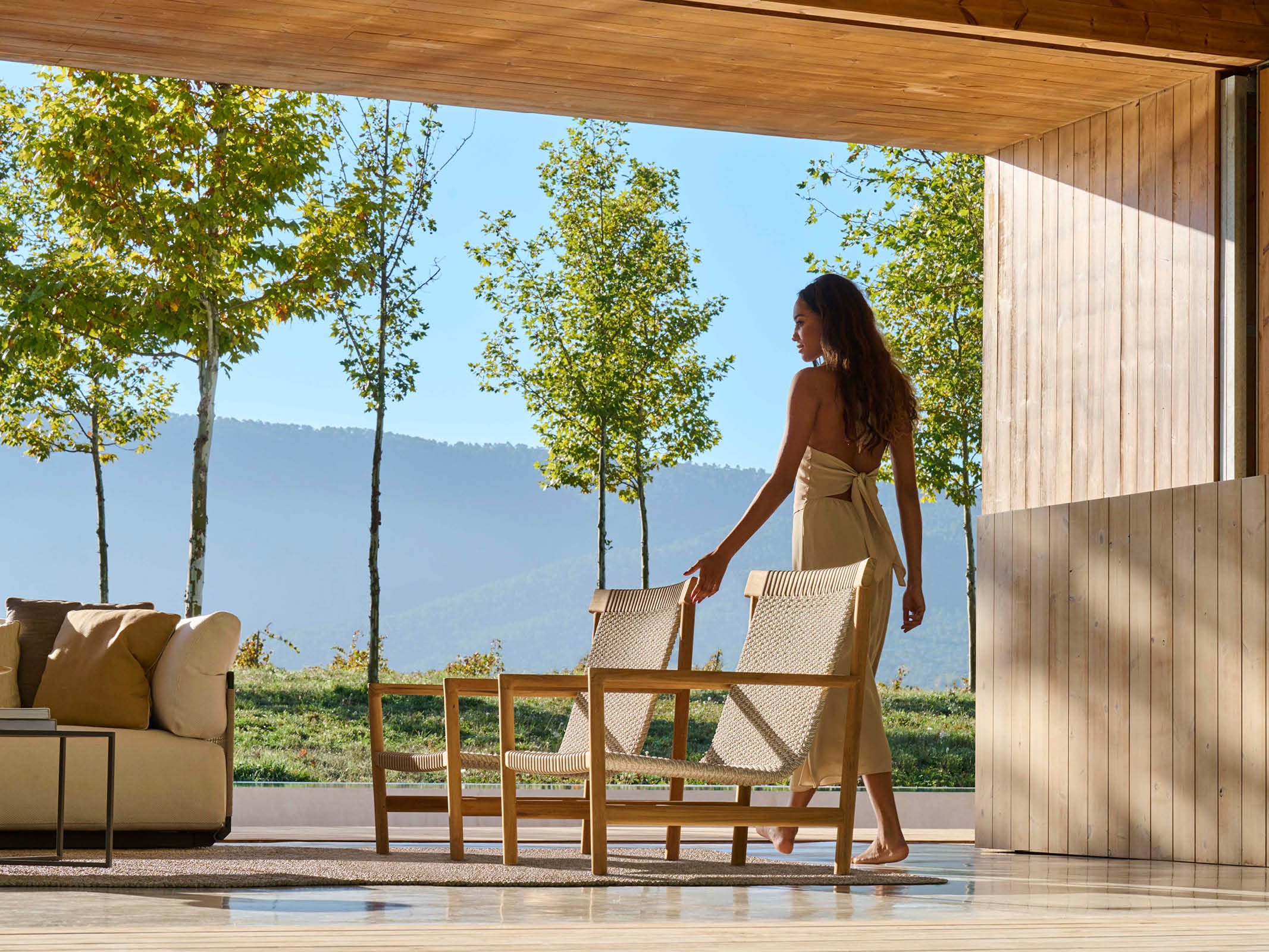 Amanu Modern Lounge Chair - Ergonomic Design for Living Room, Bedroom & Office - Comfortable Relaxation & Stylish Home Decor