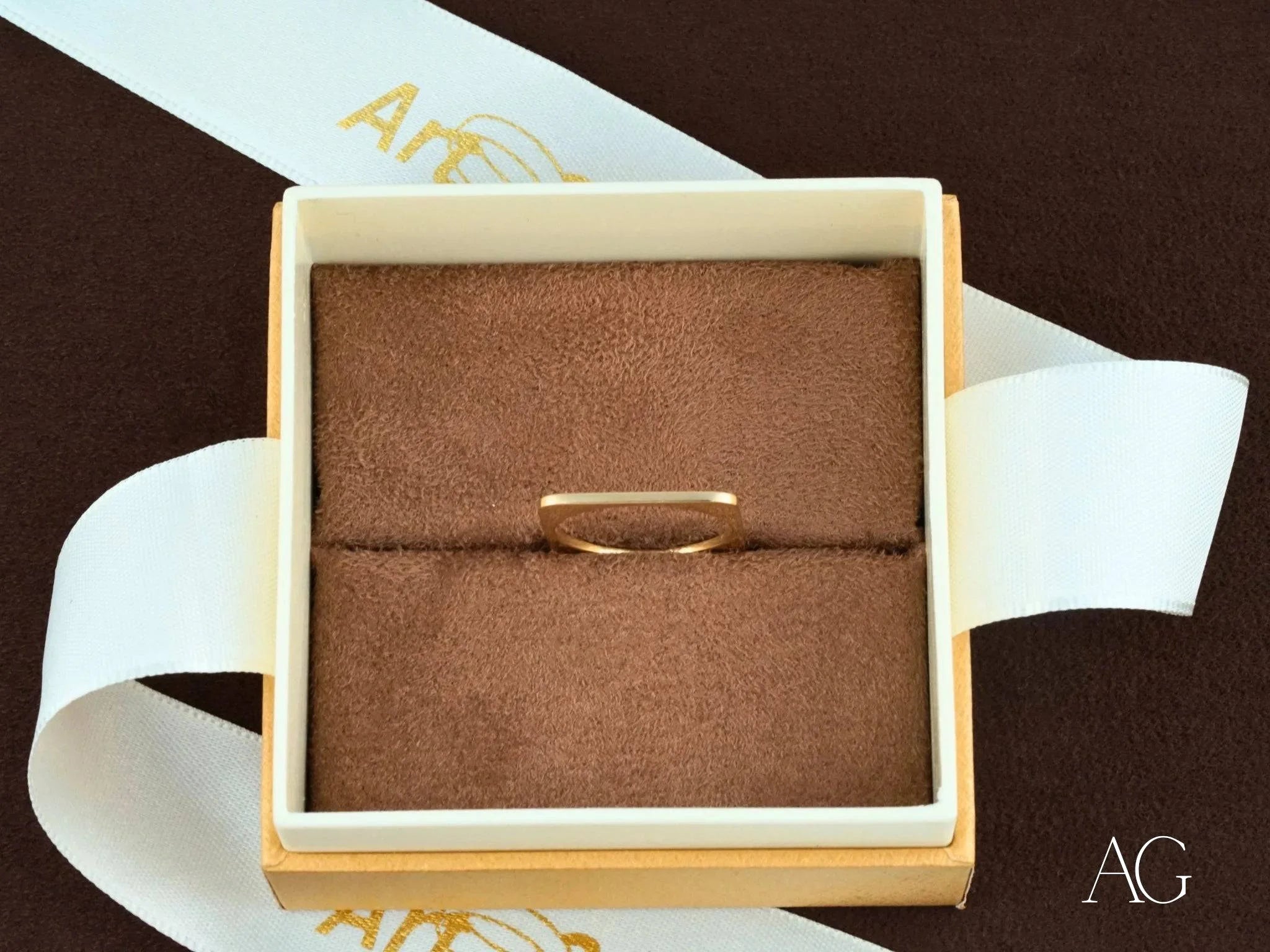 18K Yellow Gold Minimalist Square Ring for Women - Elegant & Luxurious Jewelry Gift for Anniversary, Wedding, or Special Occasions