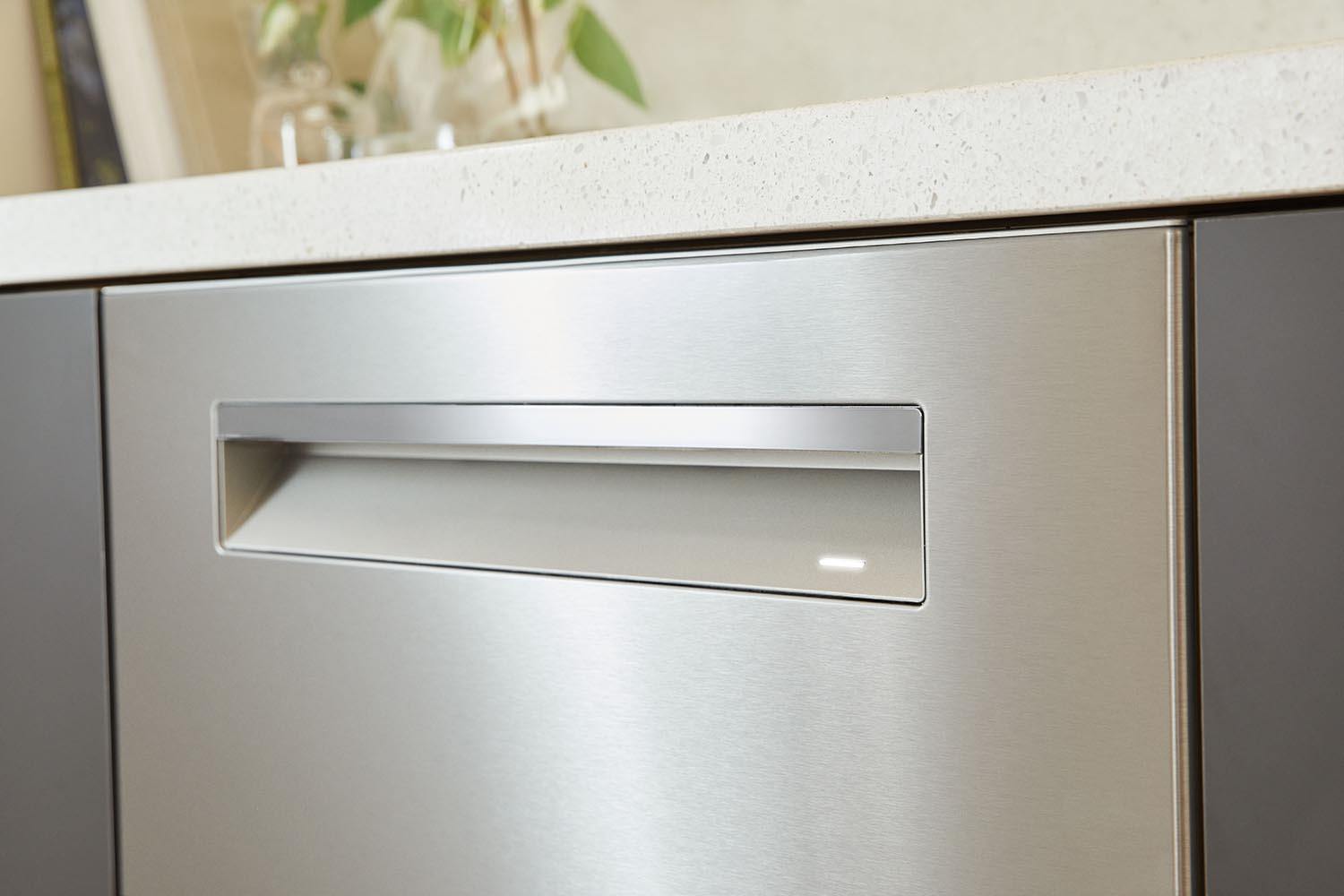 Bosch 800 Series 24 Inch Built-In Dishwasher with Home Connect, Stainless Steel Interior, Third Rack & CrystalDry - SHP78CM5N - Perfect for Large Families & Entertaining