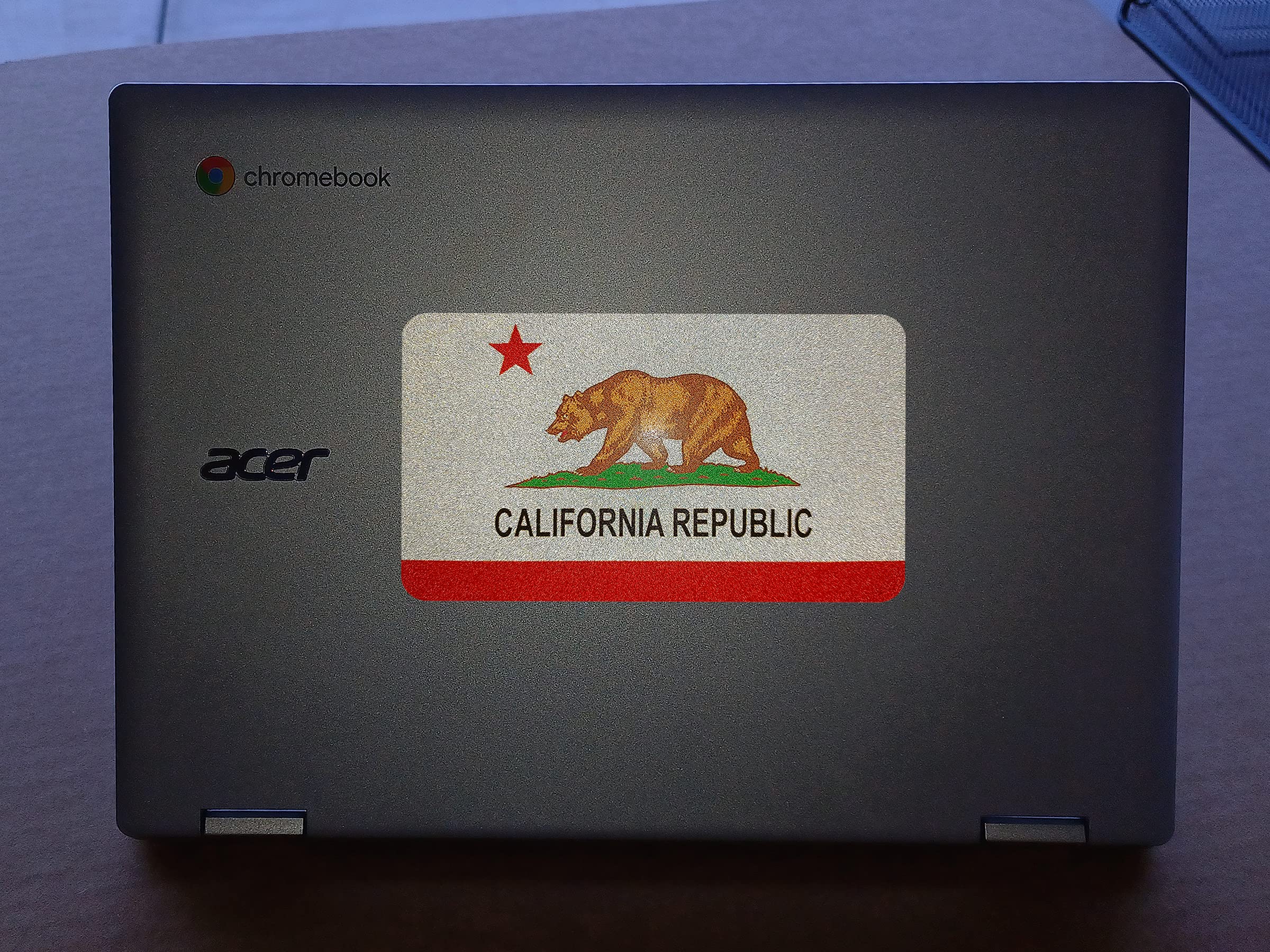 8 Pcs USA California State Flag Vinyl Decals - Reflective Car Stickers for Windows, Bumpers, Laptops & Water Bottles - Perfect for Cars, Trucks, Travel Mugs & DIY Projects