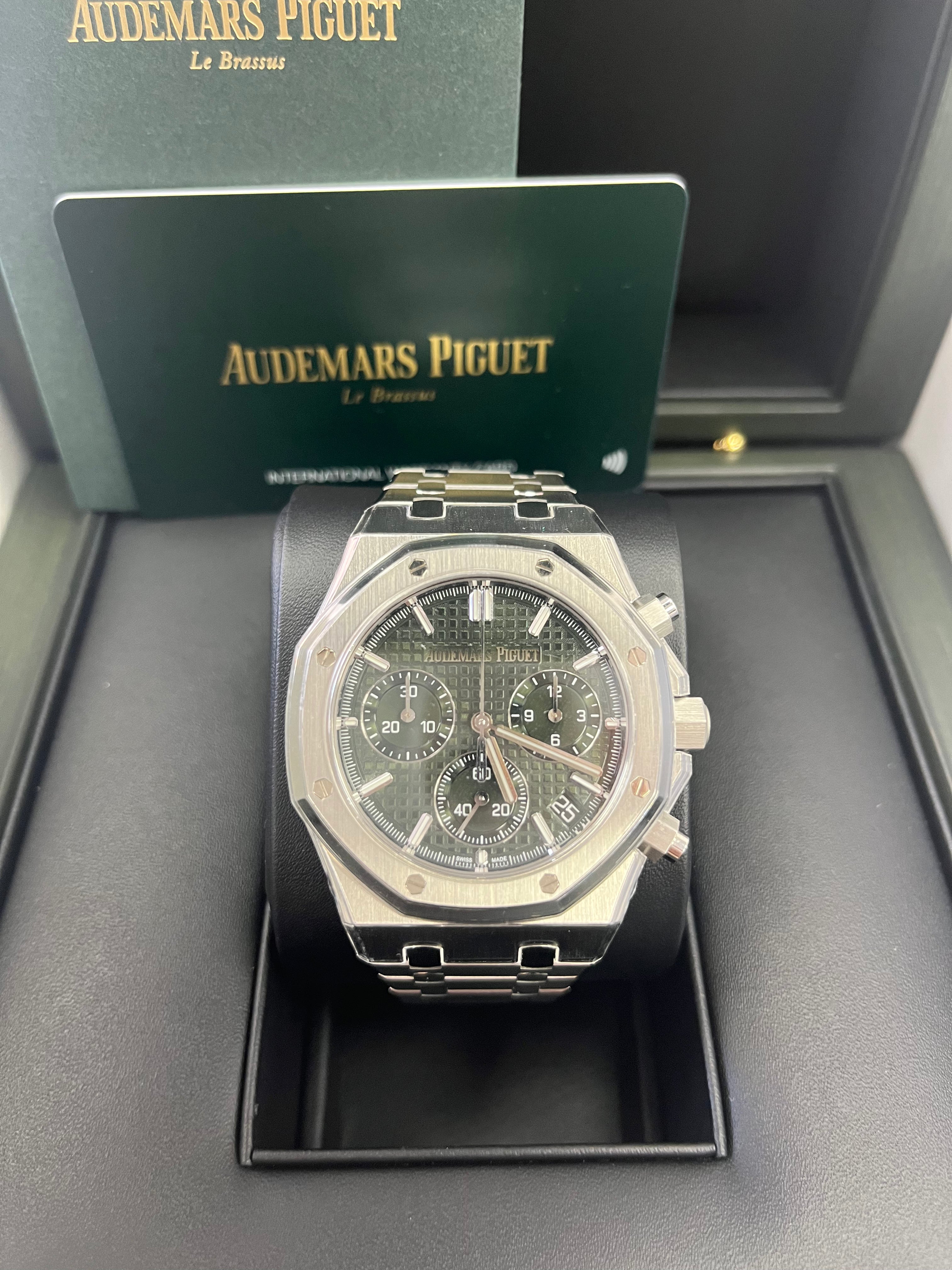 Audemars Piguet Royal Oak Chronograph 26240ST.OO.1320ST.08 Men's Luxury Watch - Premium Swiss Automatic Chronograph for Business, Formal & Special Occasions