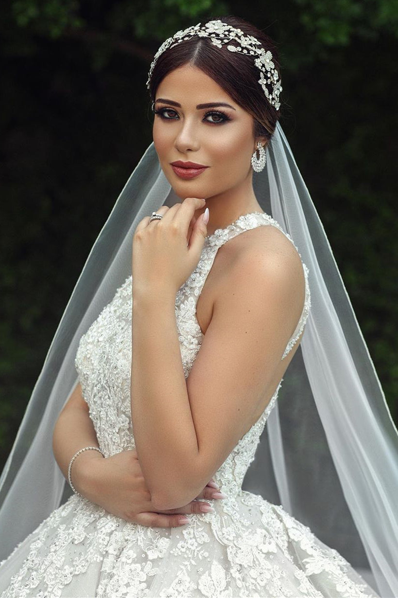 Elegant Ball Gown Halter Floor-Length Backless Tulle Lace Applique Wedding Dress for Brides - Perfect for Church Ceremonies, Beach Weddings & Formal Receptions