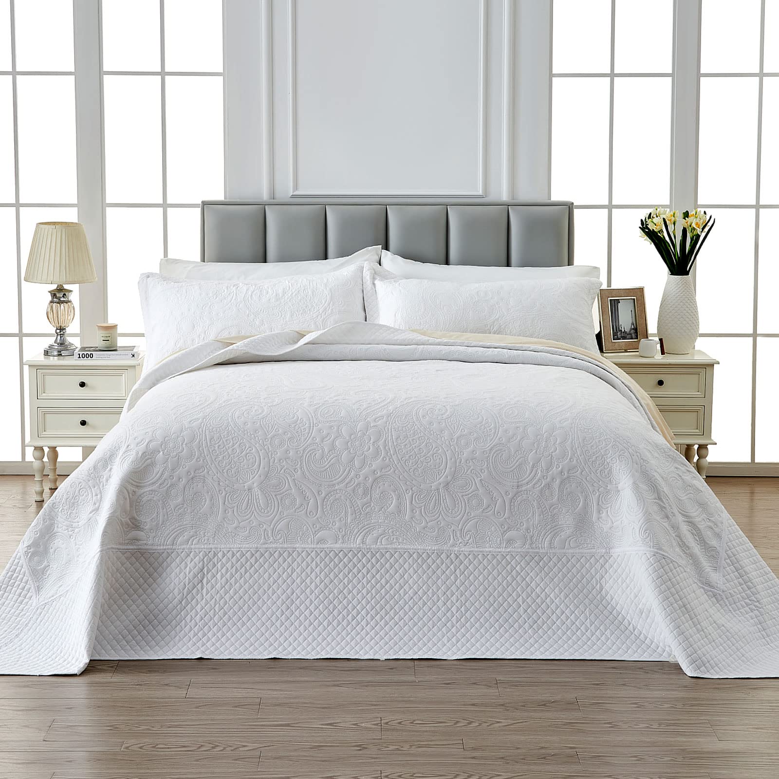 Qucover California King Bedspread - 3 Piece Soft Microfiber Ultrasonic Oversized Bedding Set 120x120 Inches, Paisley Pattern King Size Bedspread for Master Bedroom - White | Perfect for Luxury Hotels, Guest Rooms & Upscale Home Decor
