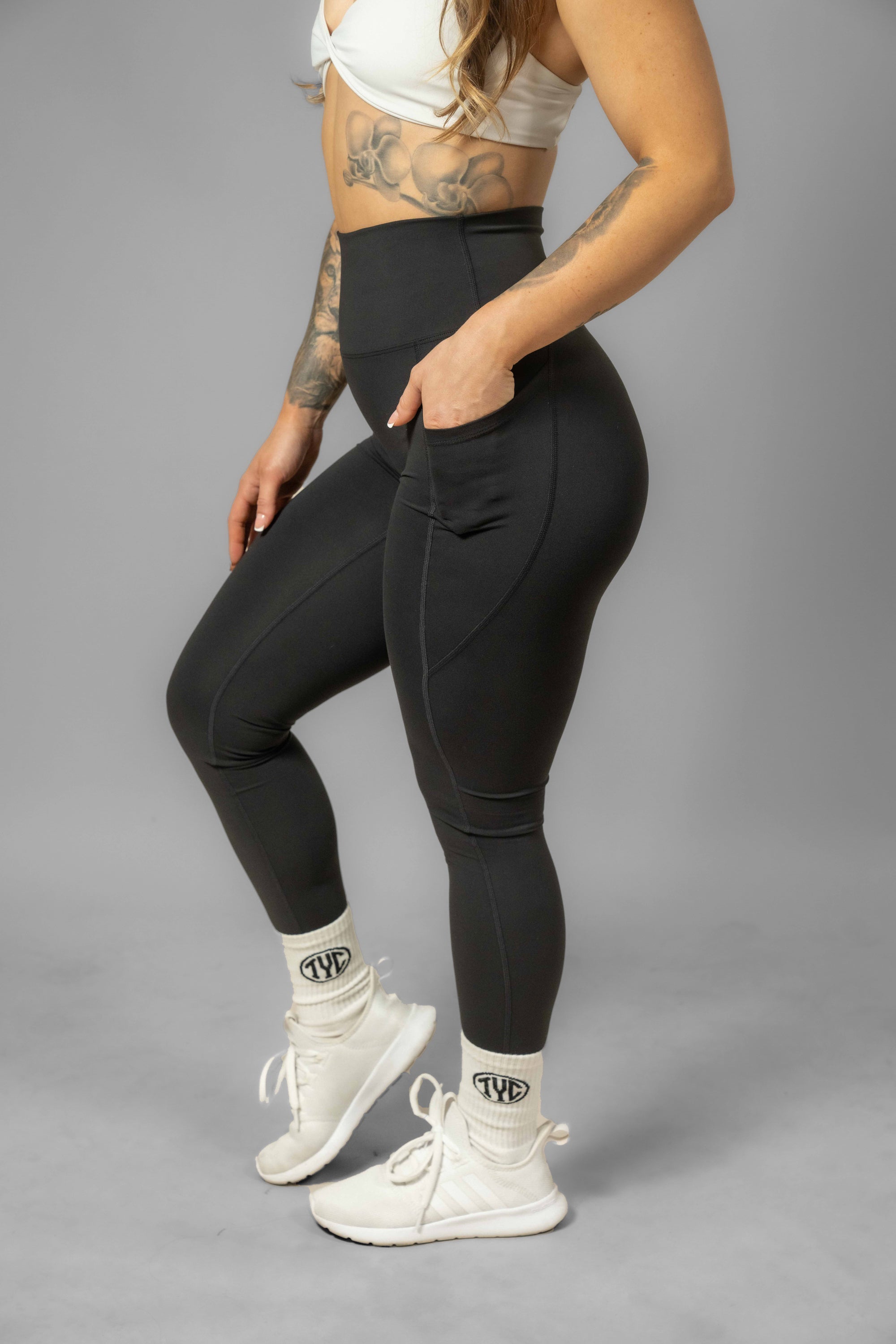 Effortless Classic Pocket Leggings for Women - High Waisted Yoga Pants with Side Pockets - Comfortable Workout Leggings for Running, Gym & Lounge Wear