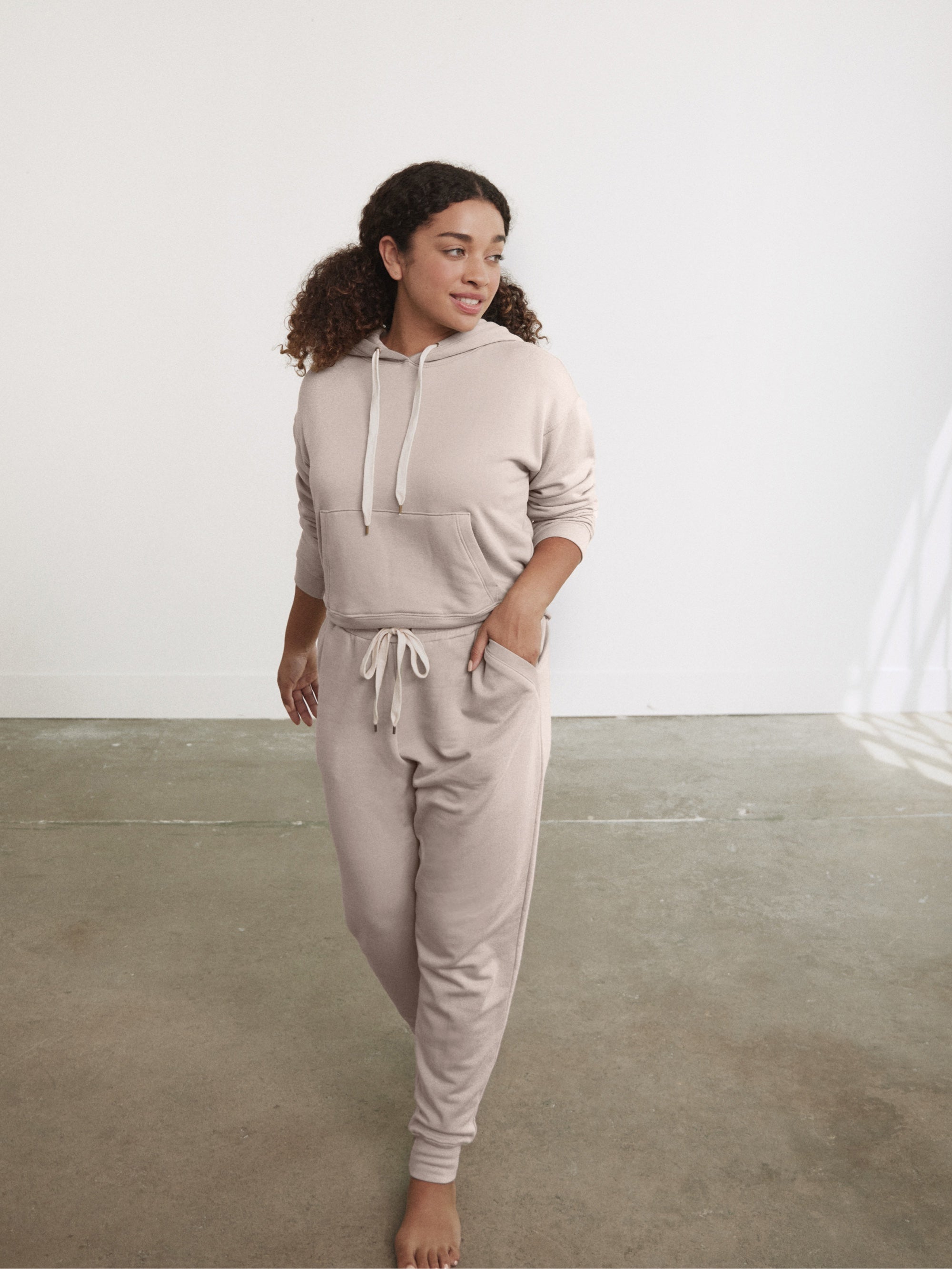 Cozy Fleece Sweatpants for Women & Men - Soft Winter Lounge Pants with Elastic Waistband - Perfect for Home, Yoga, and Casual Wear