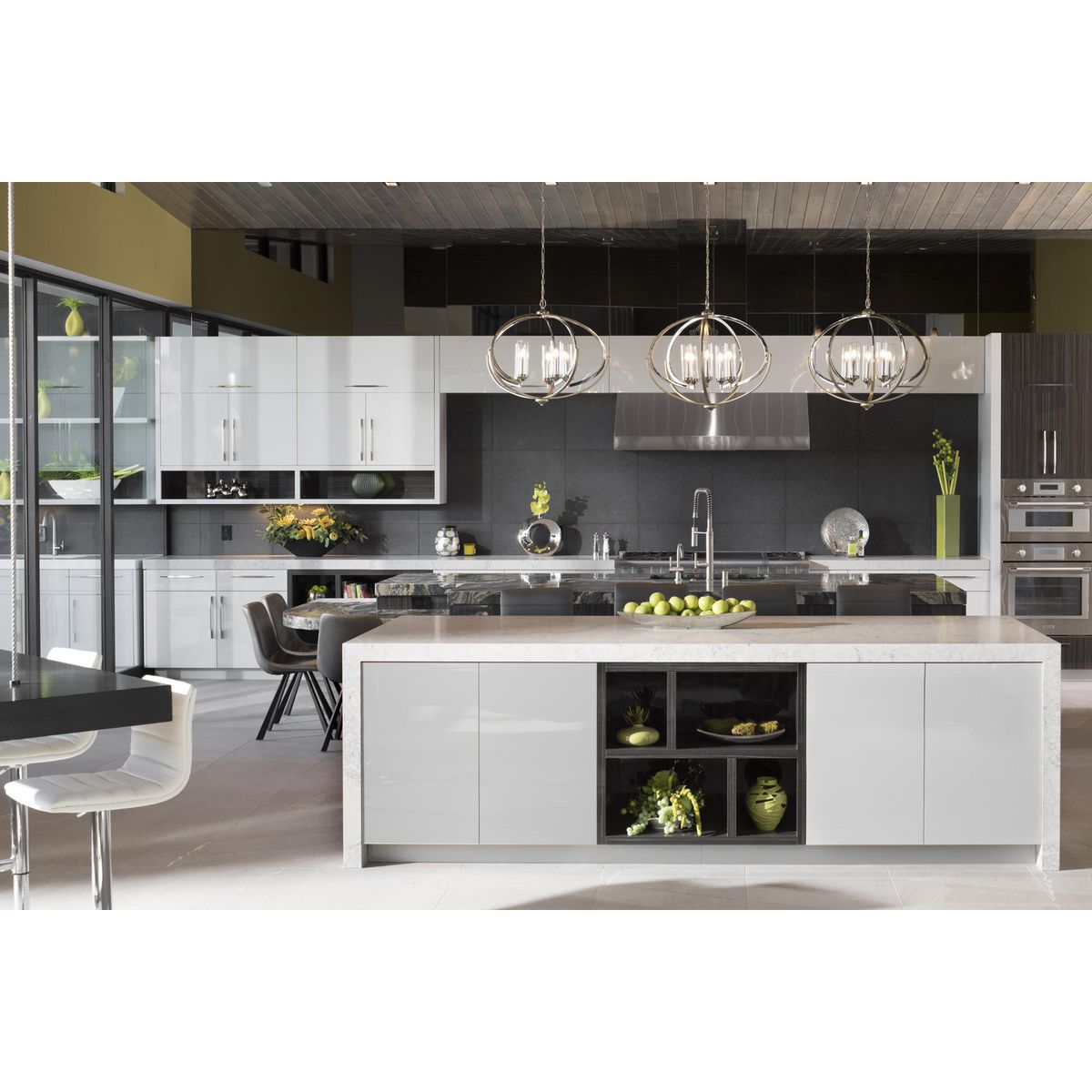 Evoke Collection 5-Light Clear Glass Chandelier - Modern Crystal Ceiling Lighting Fixture for Dining Room, Bedroom, Living Room & Entryway - P40017