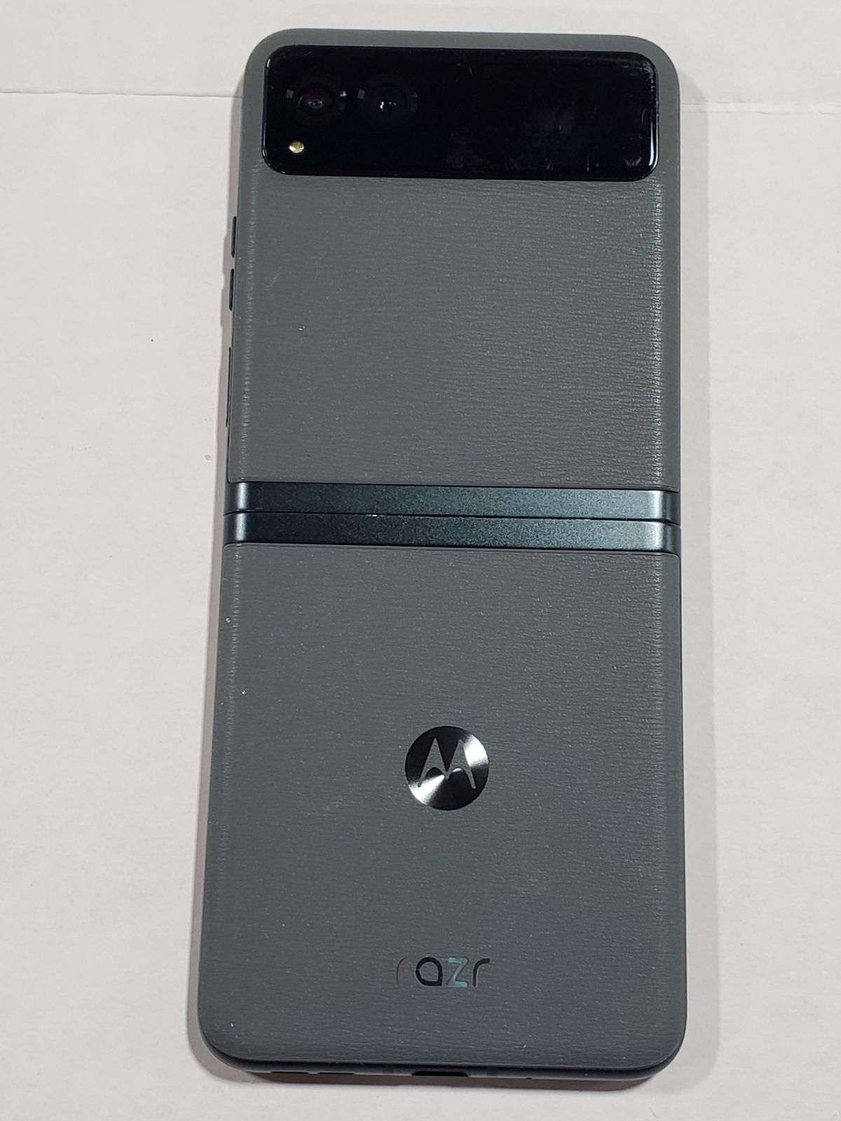 Unlocked Motorola Moto Razr 5G 2023 Smartphone - 128GB Storage, 8GB RAM, 6.9