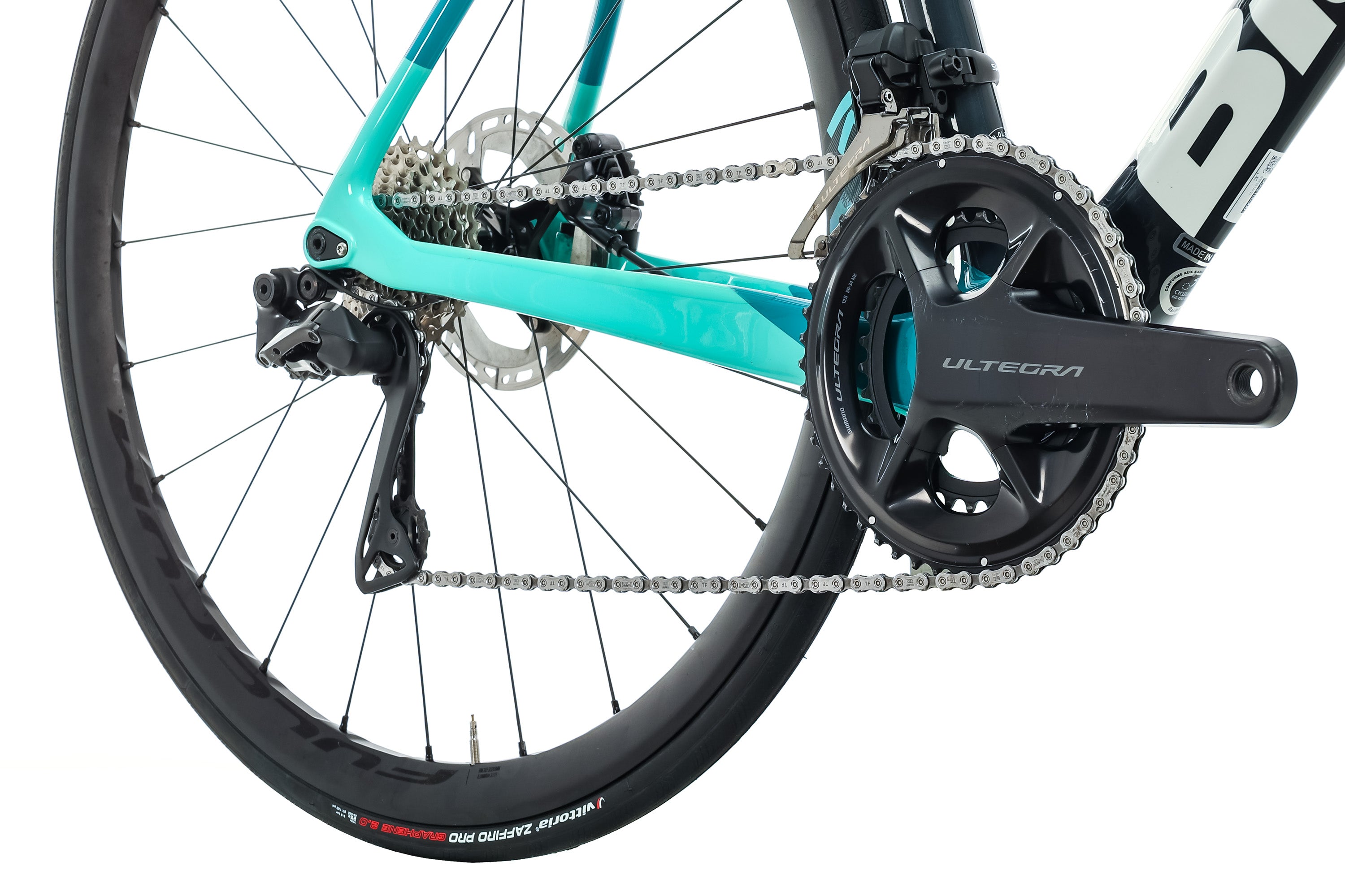 Bianchi Oltre XR3 Ultegra Di2 Road Bike 2022 - 59cm Carbon Frame, Shimano Electronic Shifting - Perfect for Racing, Endurance & Long-Distance Cycling