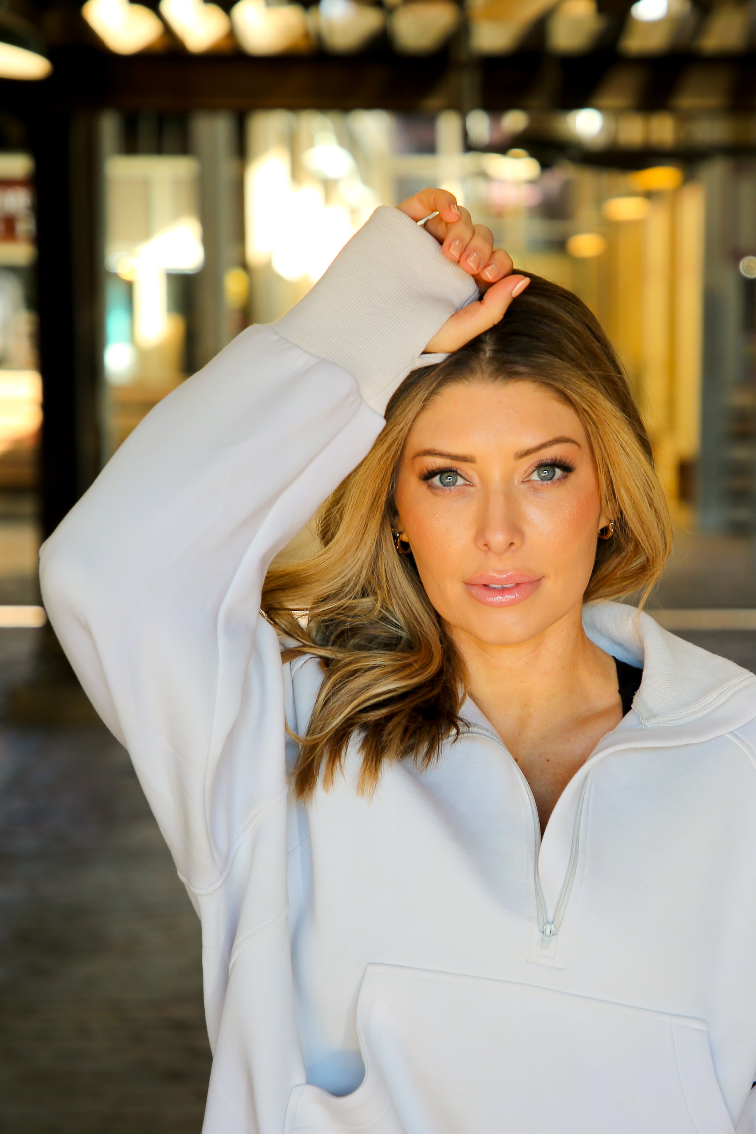 1/4 Zip Pullover for Men & Women - Light Grey Fleece Sweatshirt | Comfortable & Stylish Casual Wear for Outdoor Activities & Workouts