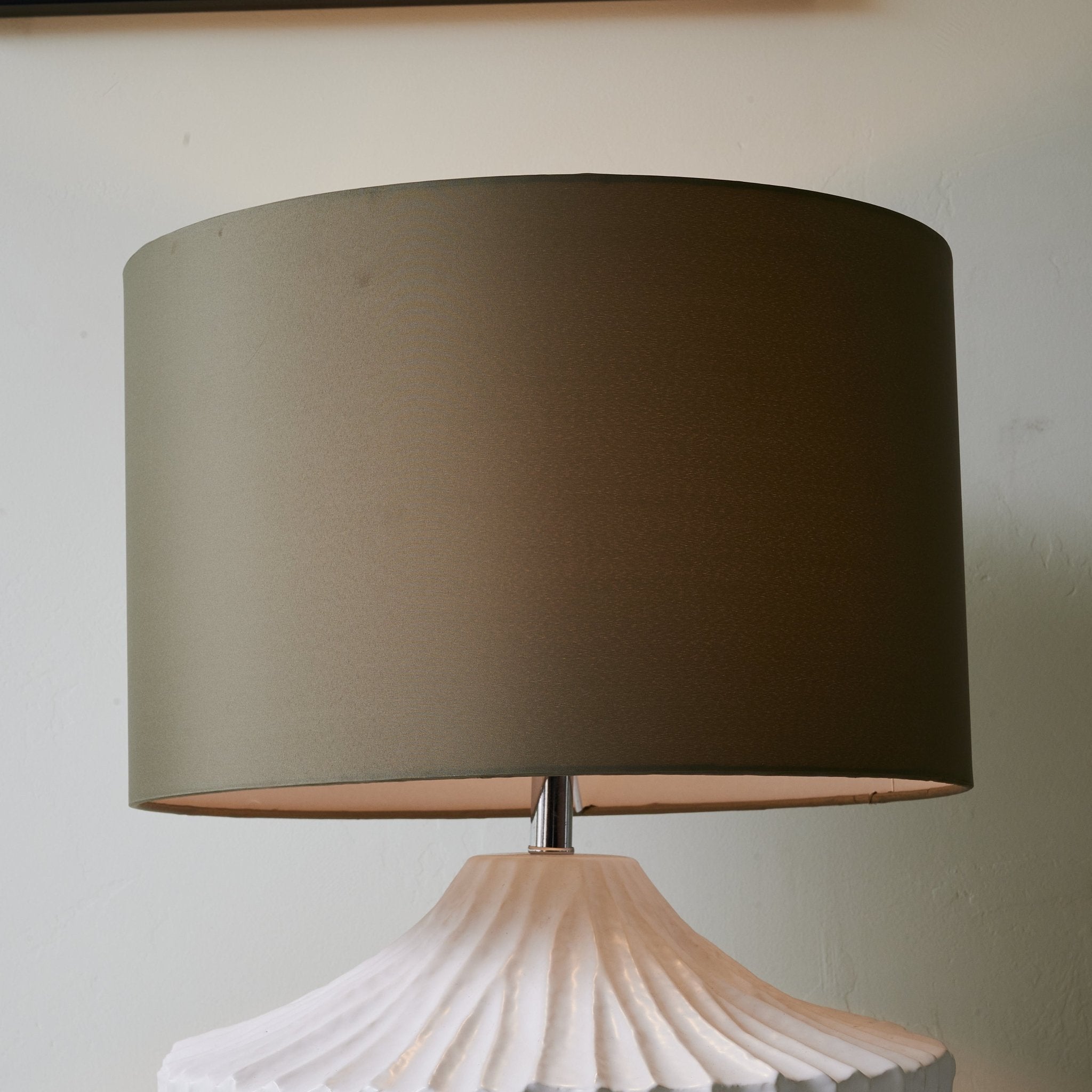 Terra Shell Table Lamp - Modern Decorative Lighting for Bedroom, Living Room & Office - Stylish Home Decor Accent Light