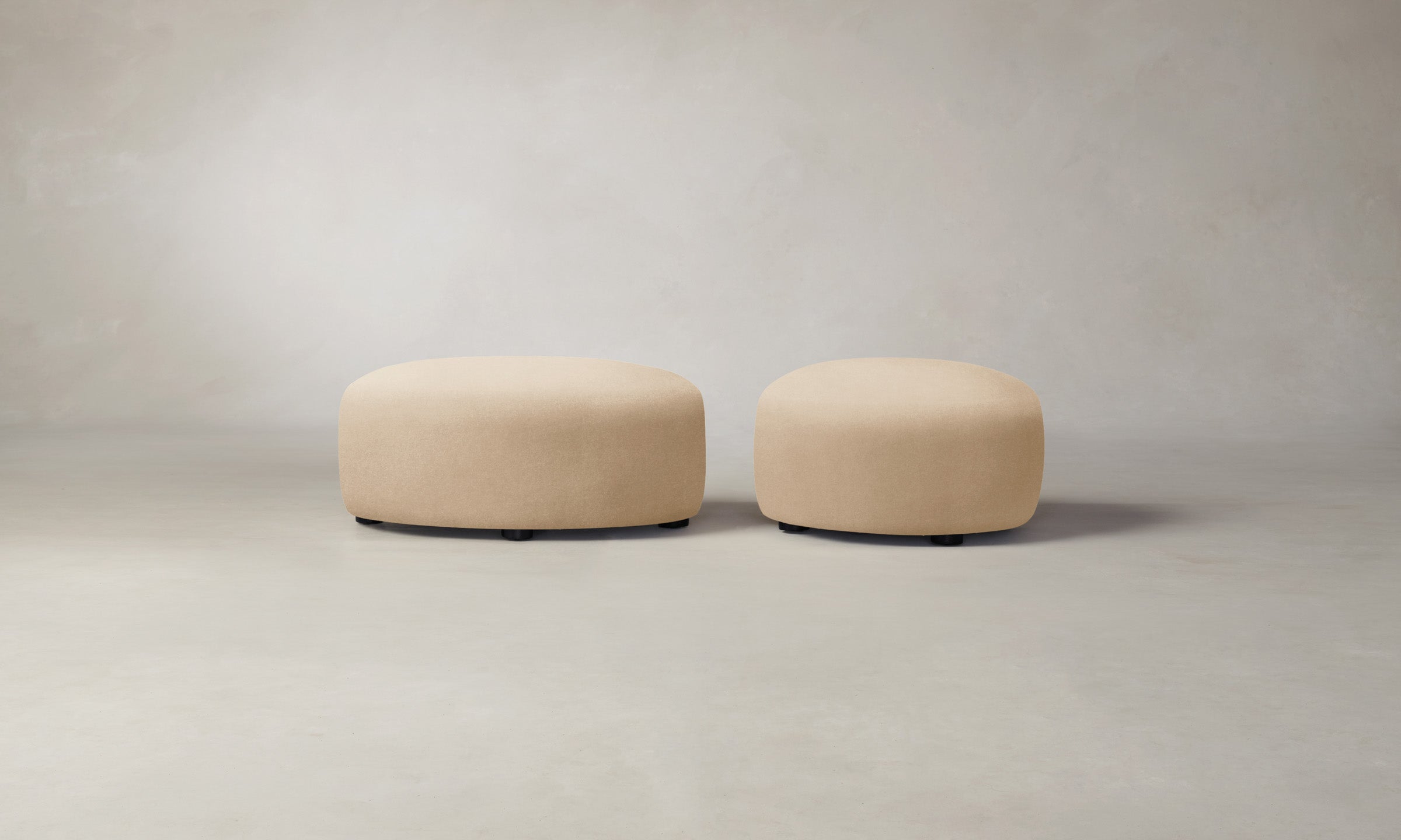 Luxury Velvet Chelsea Ottoman - Soft & Durable Performance Fabric for Living Room, Bedroom & Office - Stylish Footrest & Seating Solution