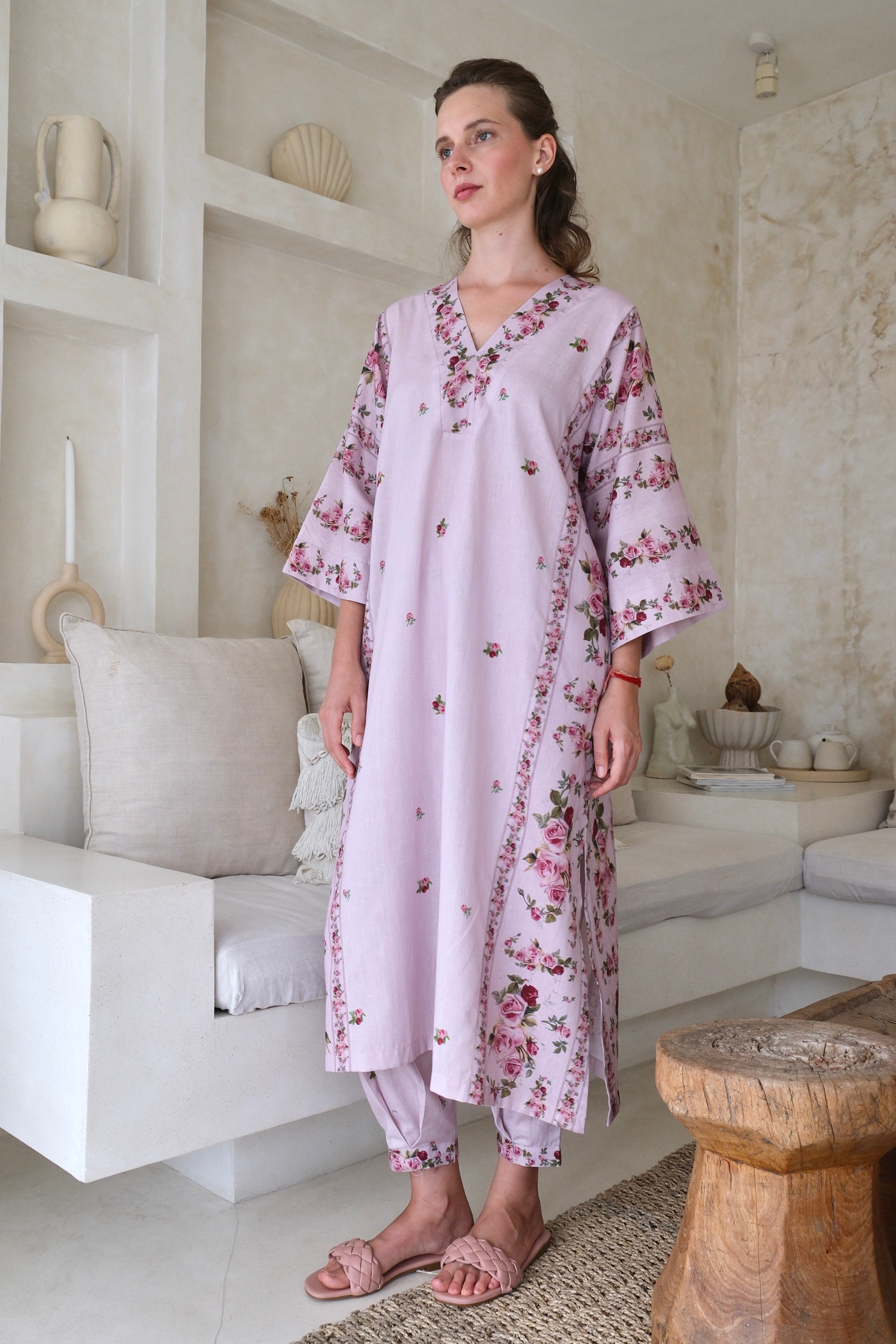 Elegant Black Rose Phiran Set - Traditional Pakistani Dress for Women - Perfect for Weddings, Parties & Festive Occasions