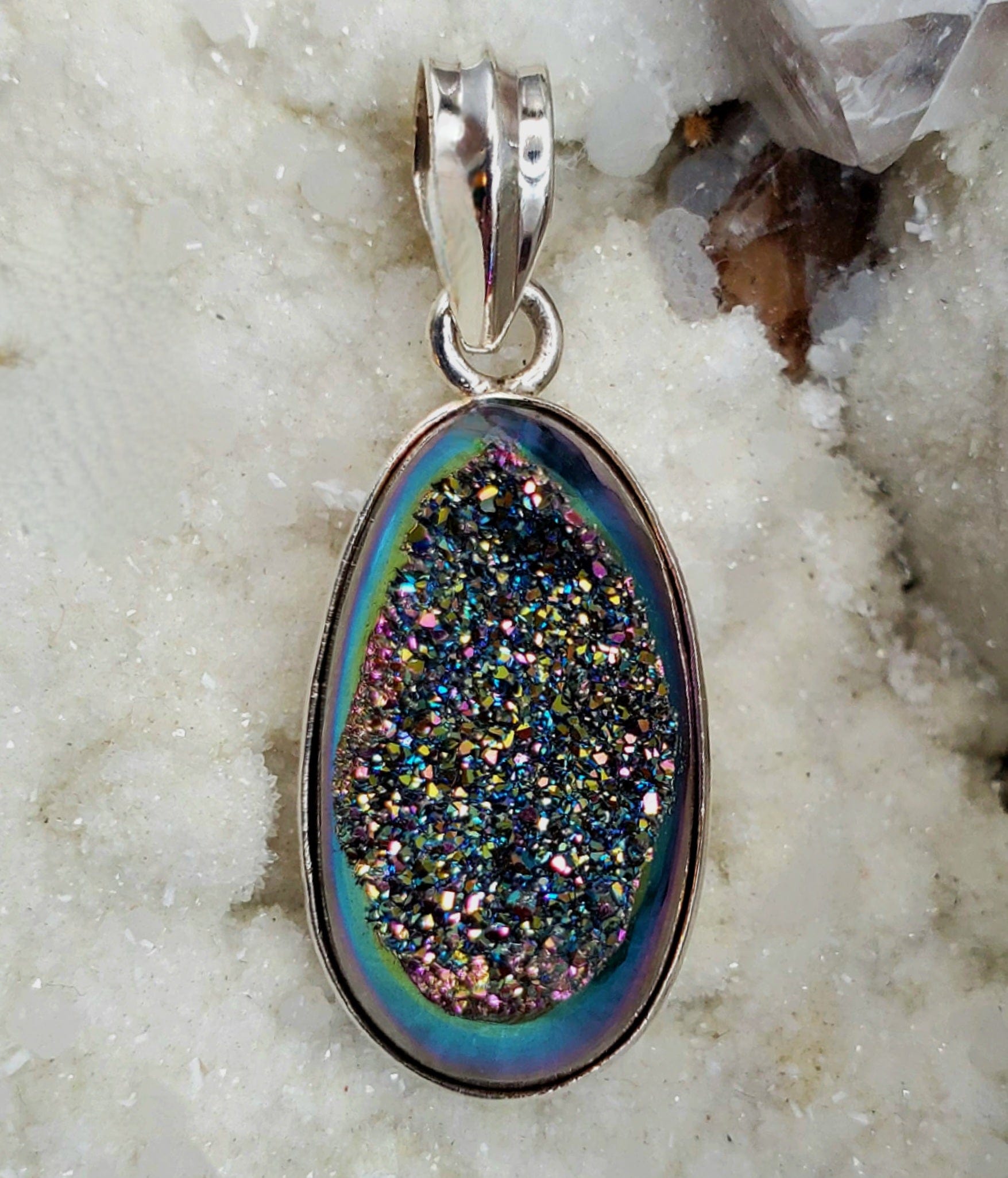 Aura Druzy Pendant Necklace - Natural Crystal Healing Jewelry for Women - Perfect for Meditation, Yoga & Spiritual Energy Balancing