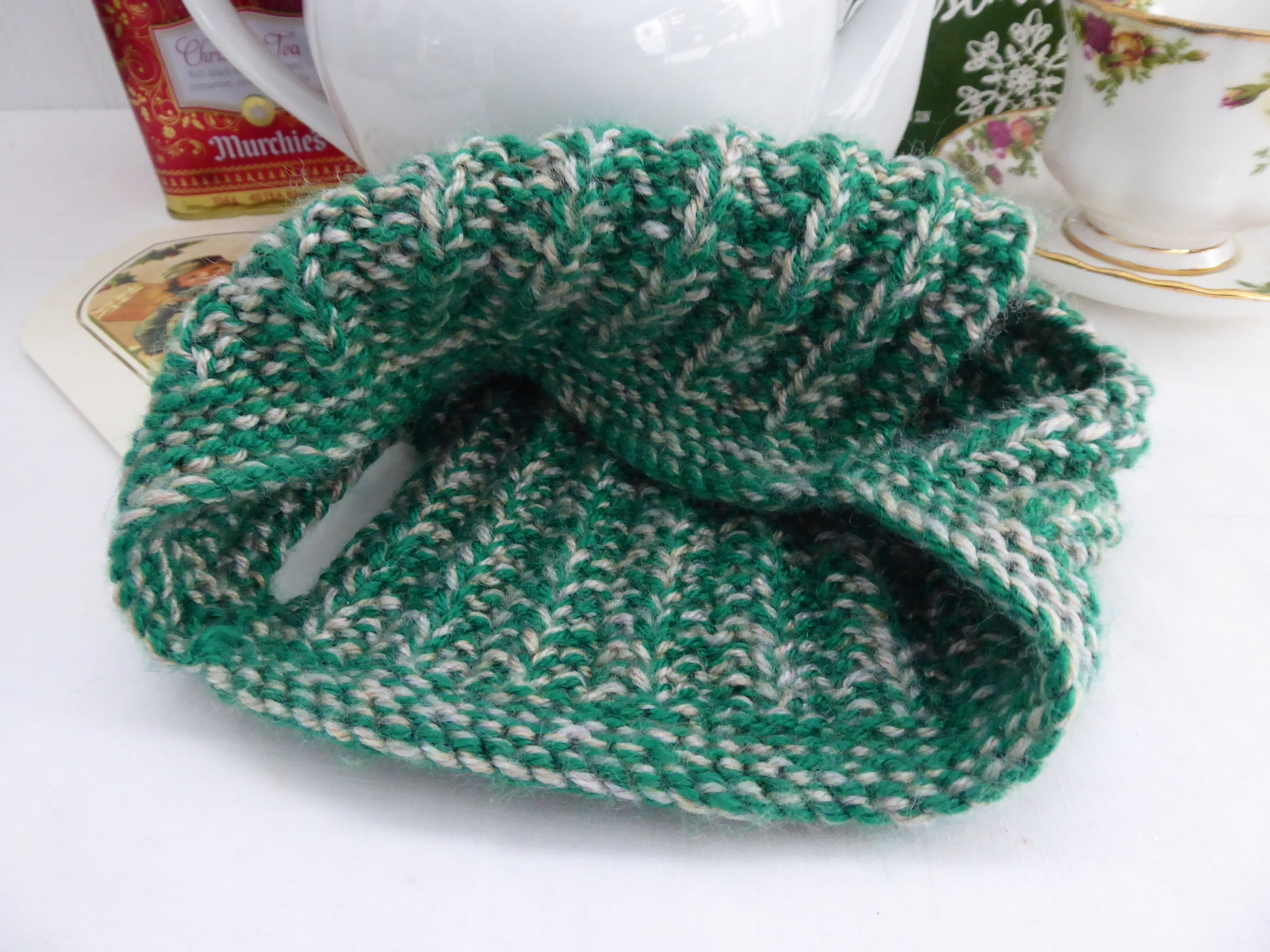 Vintage 1970s Knitted Stretchy Tea Cosy - Variegated Green & Tan English Tea Pot Cover, Handmade Cozy for Medium Tea Pots | Perfect for Afternoon Tea, Tea Parties & British Tea Traditions