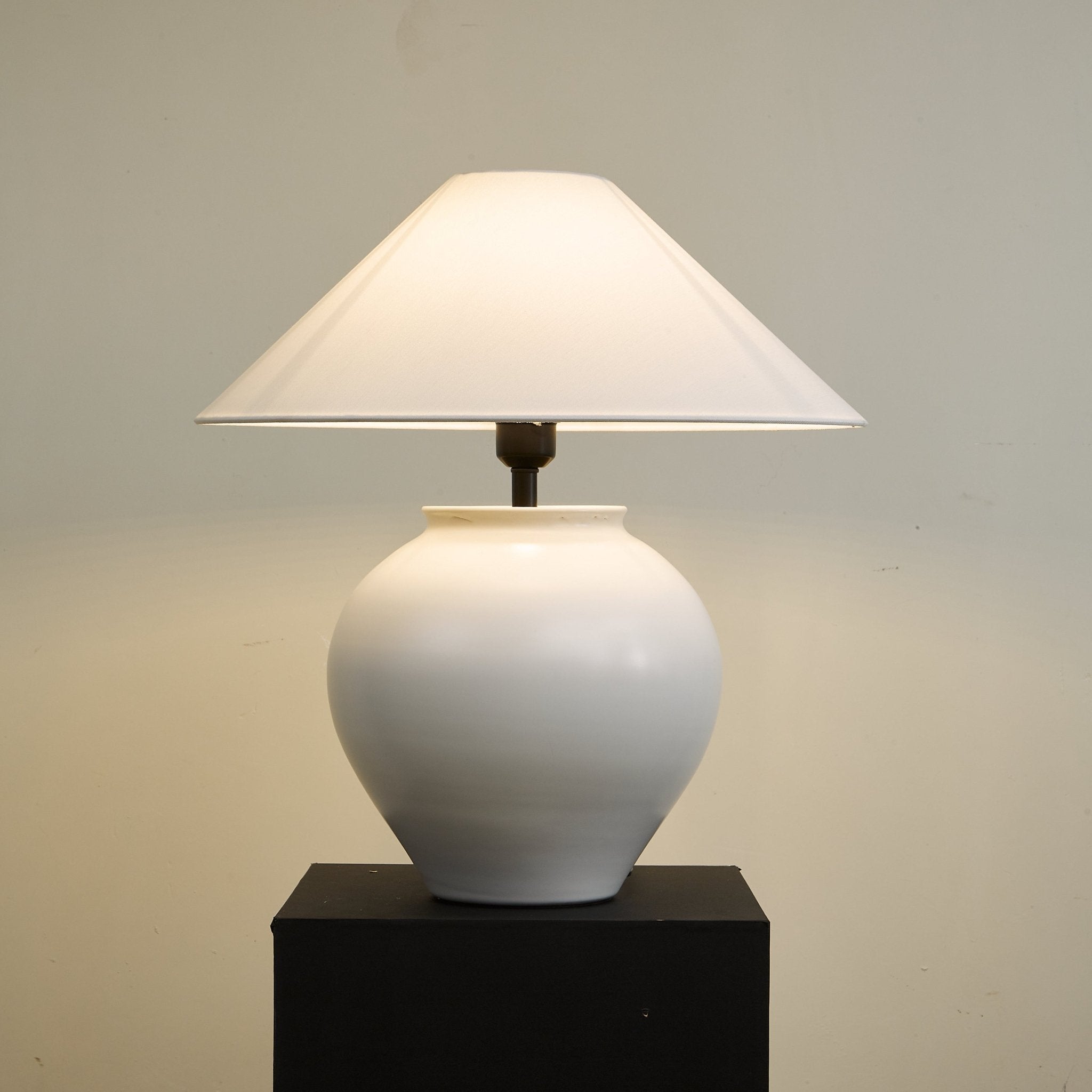 Luma Ceramic Table Lamp - Modern Home Decor, Bedside & Living Room Lighting for Cozy Ambience