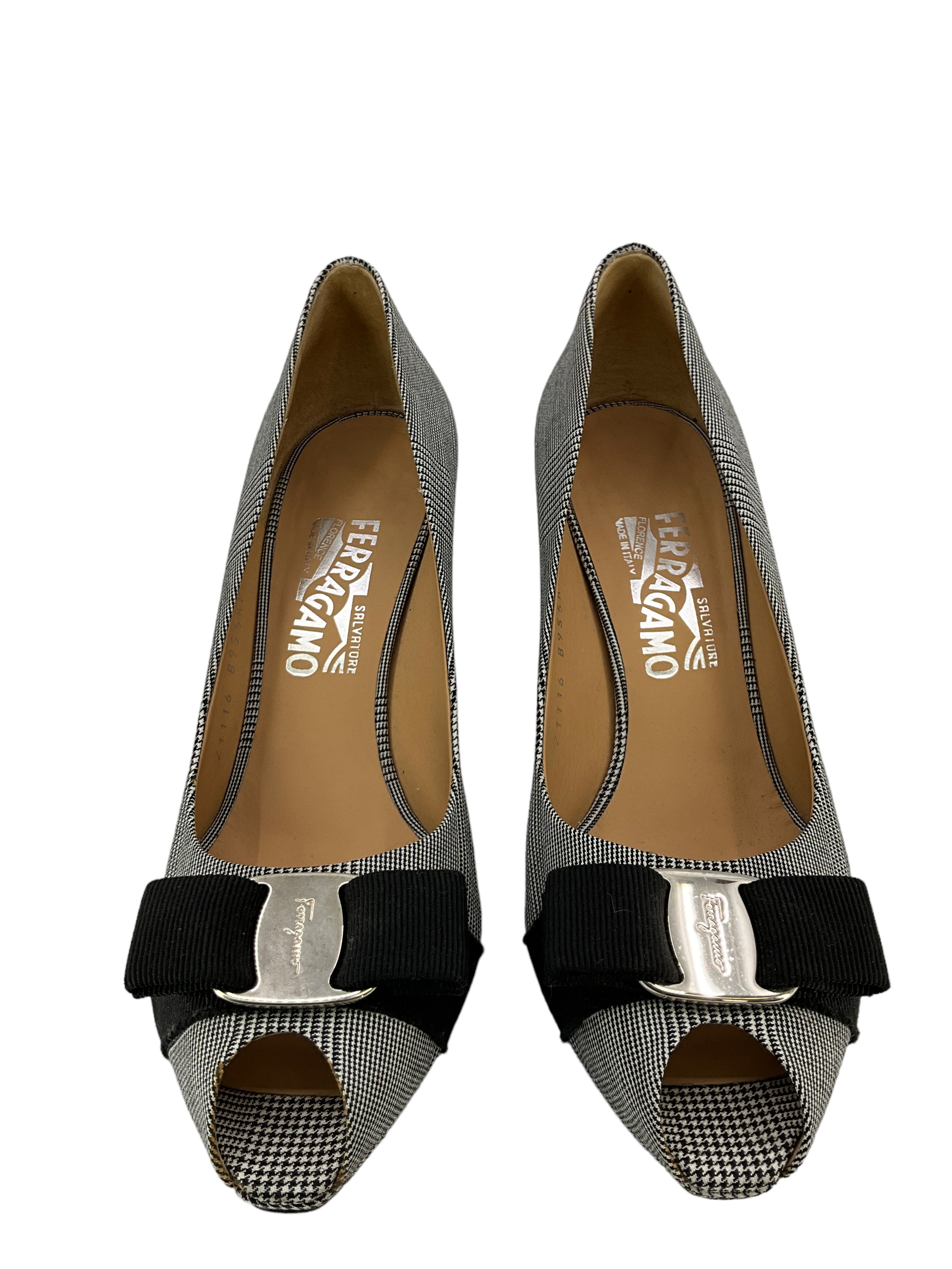 Salvatore Ferragamo Women's Houndstooth Print Bow Pumps Size 7.5 - Elegant Dress Shoes for Office, Party & Special Occasions