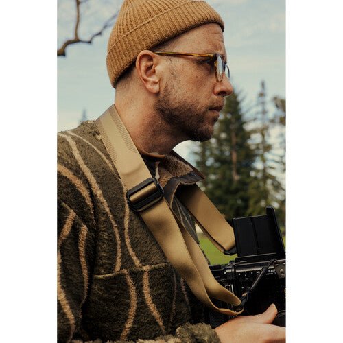 Peak Design Slide Camera Strap (Coyote) - Adjustable & Comfortable Neck Strap for DSLR & Mirrorless Cameras - Perfect for Travel, Hiking & Outdoor Photography