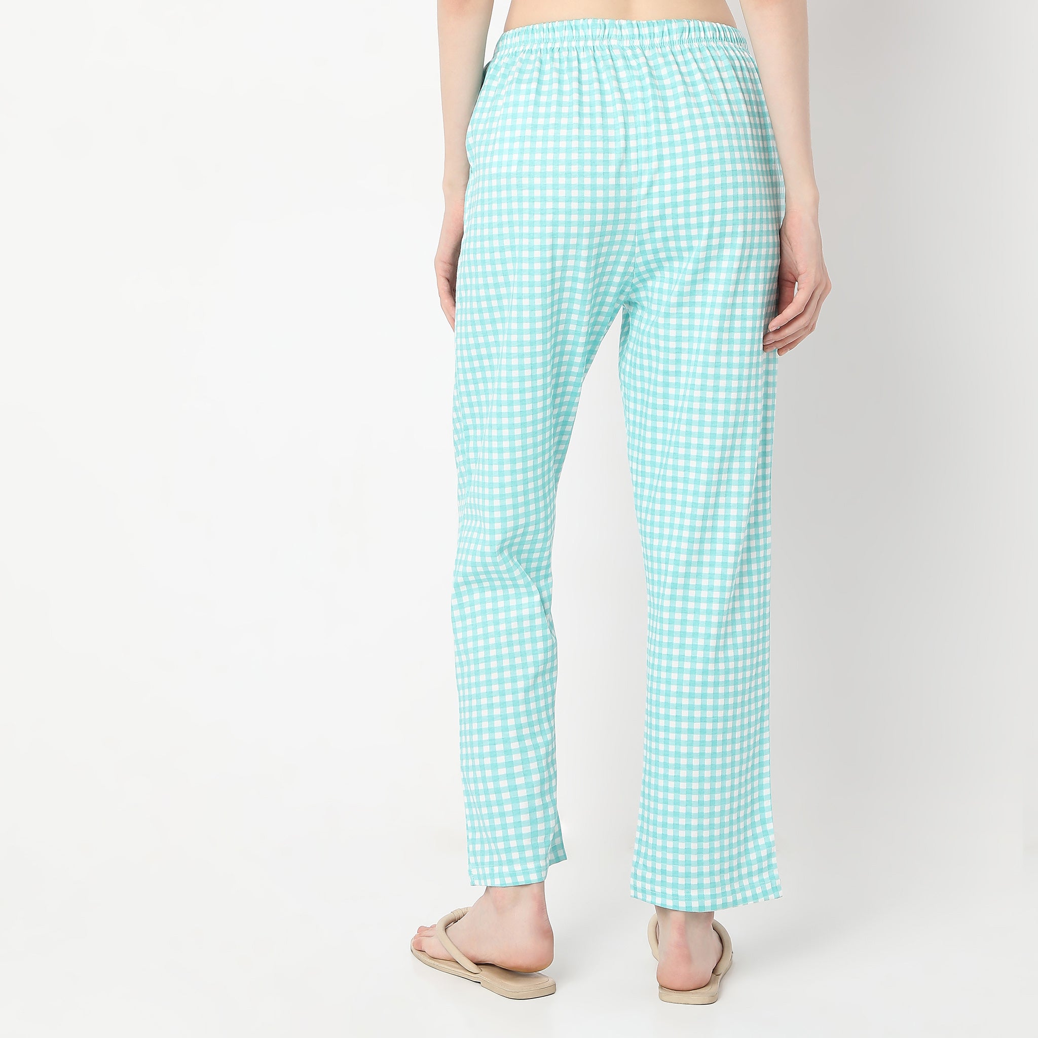 Checkered Ankle-Length Lounge Pajamas for Women - Soft & Comfortable Sleepwear Set - Perfect for Relaxing at Home, Lounging & Sleepovers