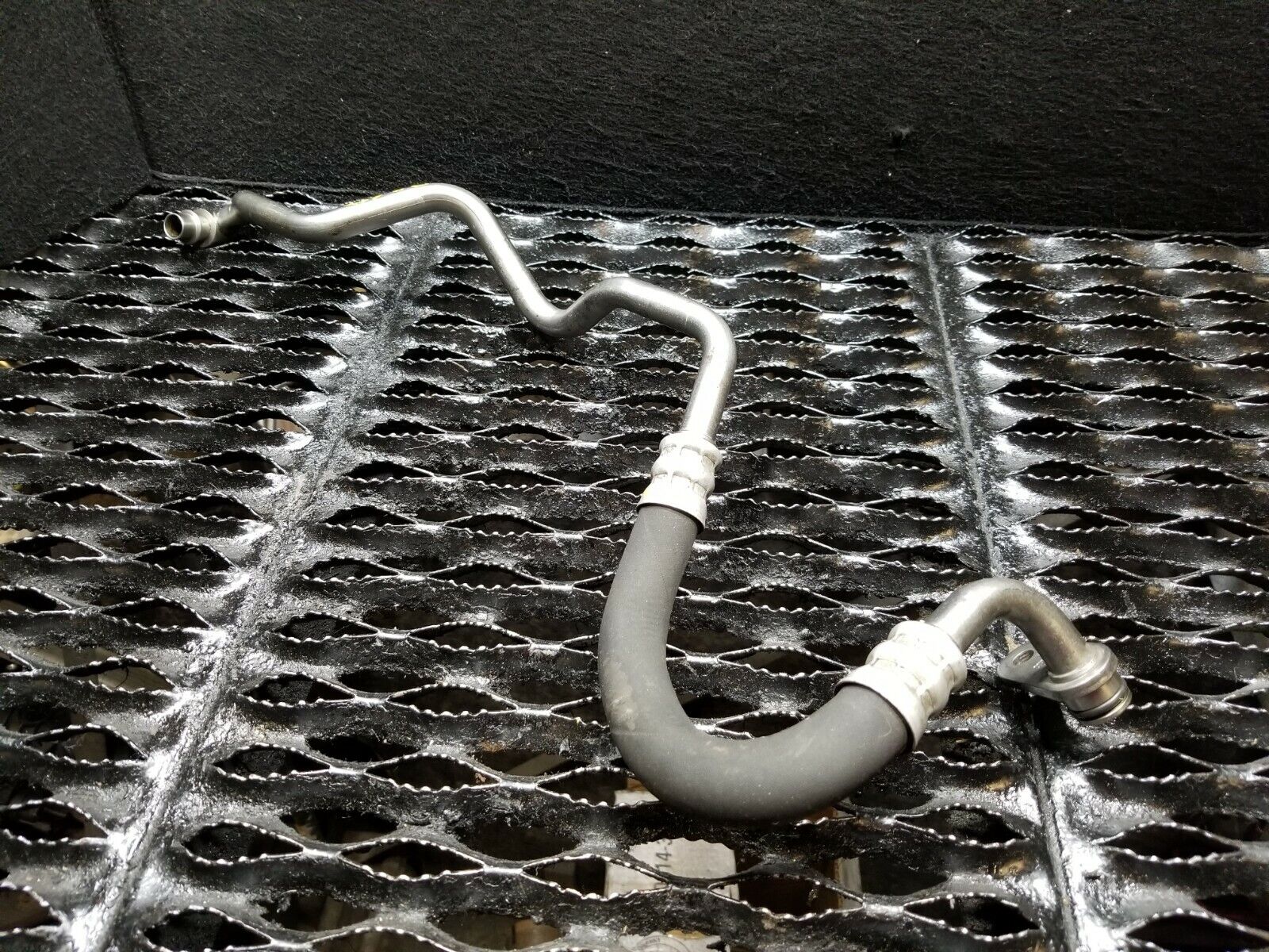 06-10 BMW 650i E63 N62 Engine Oil Cooler Pipe Line Upper OEM Replacement - Perfect for Engine Maintenance & Performance Upgrade