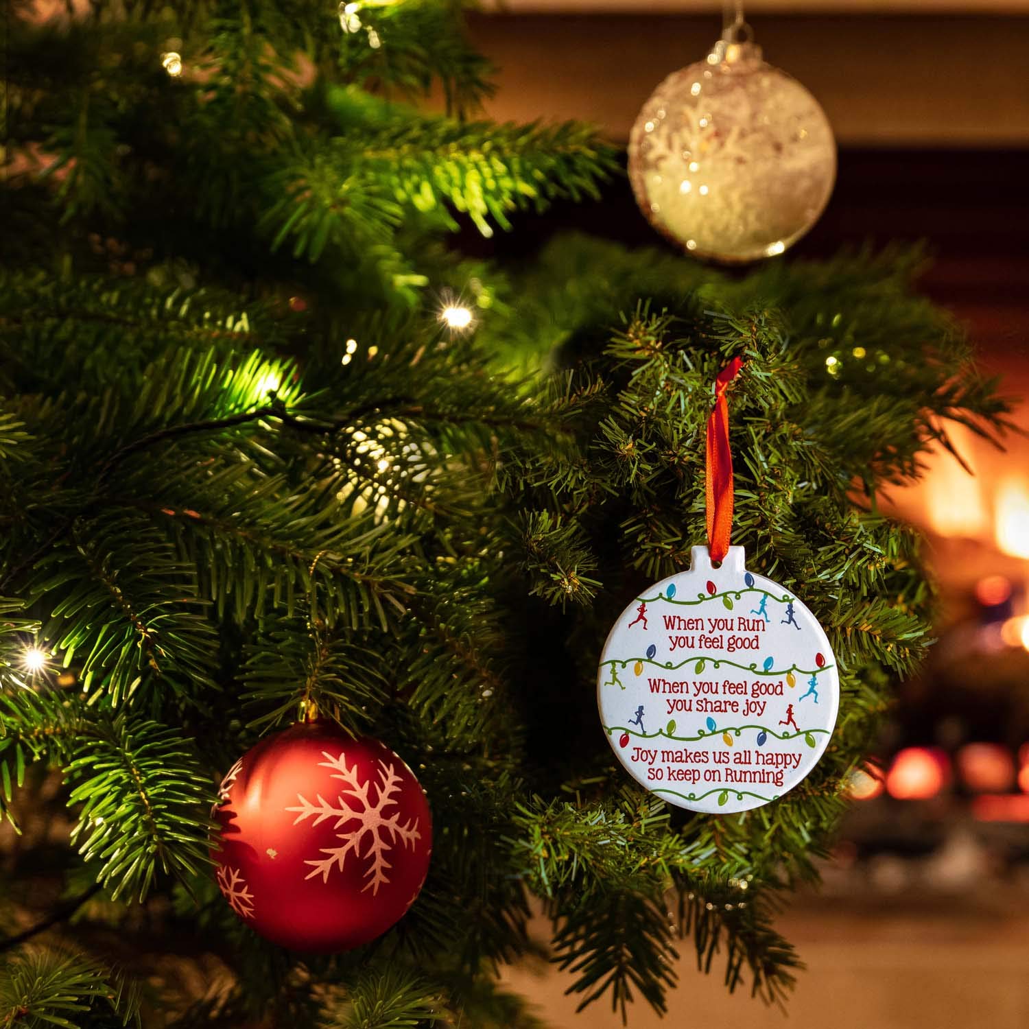Ceramic Running Shoe Christmas Ornament - Perfect for Runners & Athletes Holiday Decor - Ideal for Tree Toppers, Gift Exchanges & Sports-Themed Holiday Parties