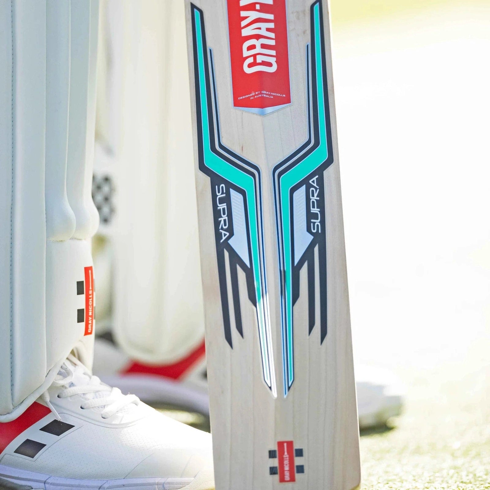 Gray Nicolls Supra 1000 Adult Cricket Bat - Premium English Willow for Professional Players - Perfect for Matches, Training & Club Cricket