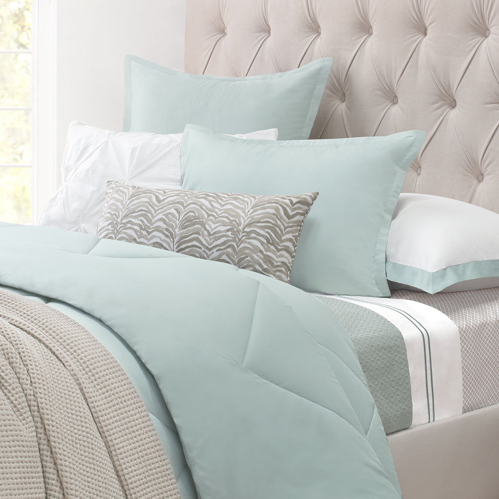Premium Porcelain Green Comforter Set - Soft & Breathable Bedding for All Seasons | Perfect for Master Bedroom, Guest Room & Dorm Decor