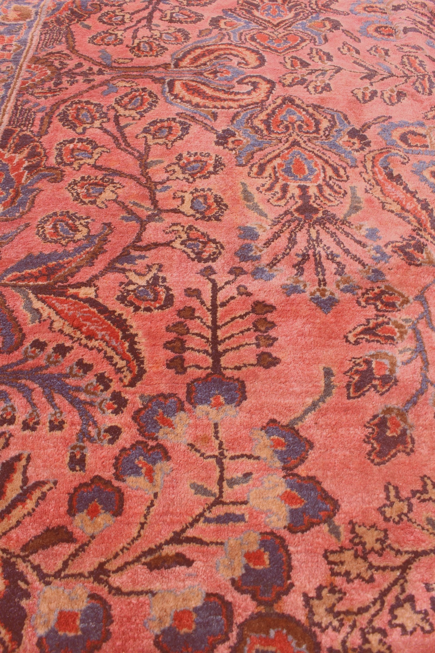 Antique Sarouk Handwoven Traditional Persian Rug - J69663 - Perfect for Living Room, Bedroom & Home Decor