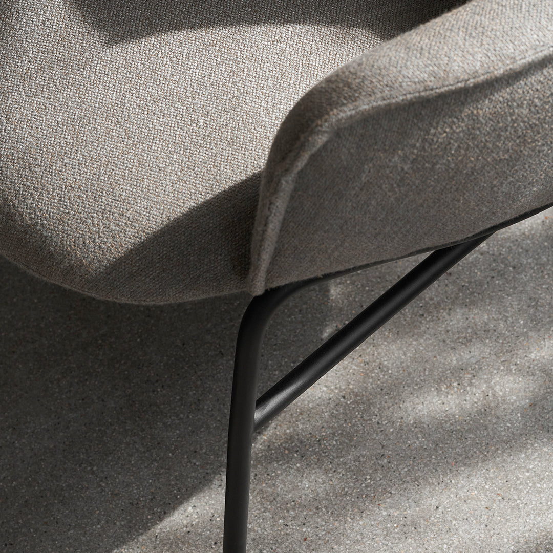 Premium Aloe Lounge Chair - Comfortable & Stylish Indoor/Outdoor Relaxation - Perfect for Patio, Garden, or Living Room