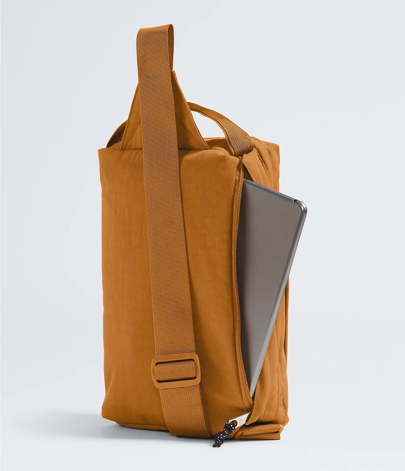The North Face Berkeley Field Bag - Durable Crossbody Sling Pack for Hiking, Travel & Everyday Use | Water-Resistant Outdoor Messenger Bag for Men & Women
