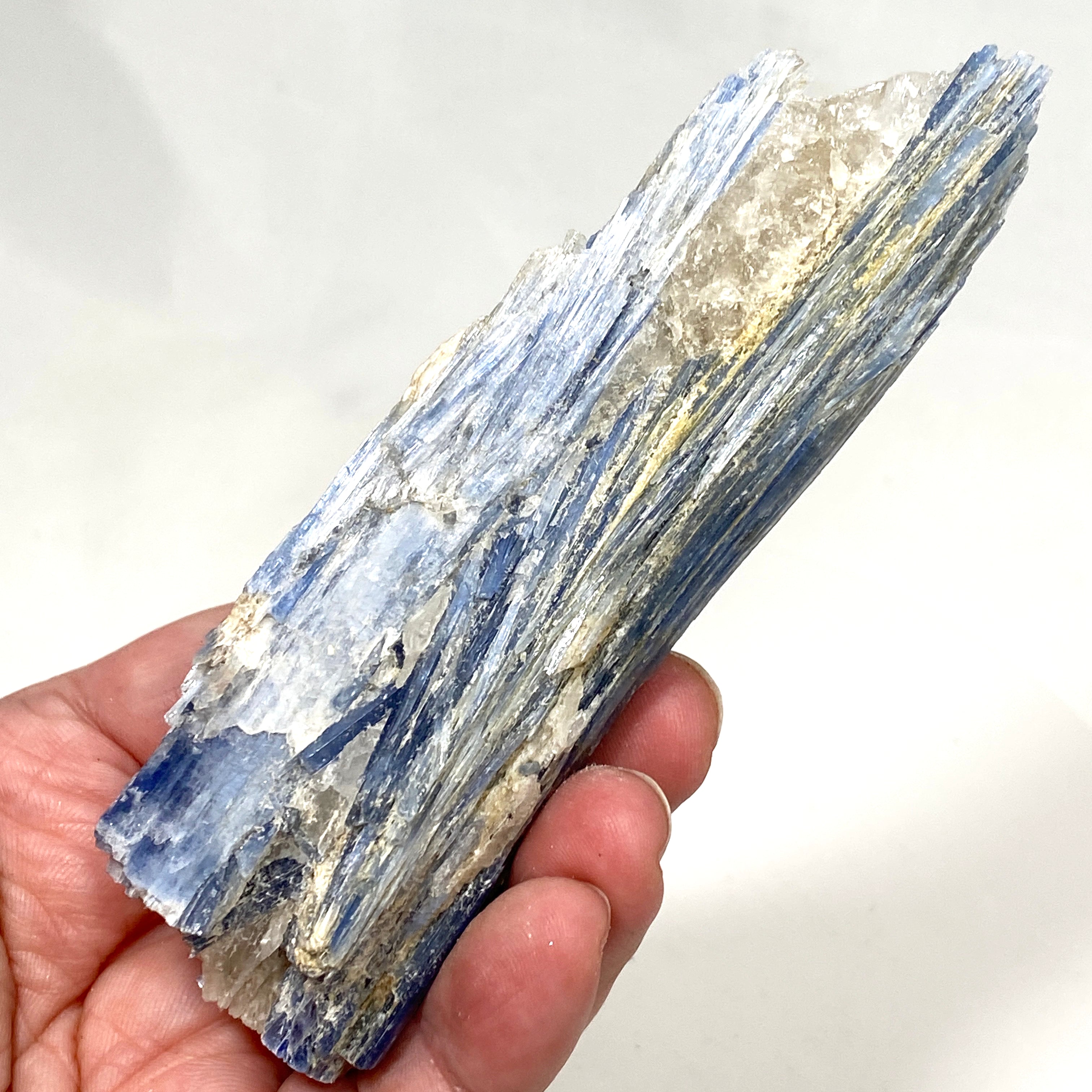 Natural Blue Kyanite Crystal Stone - Healing Energy, Spiritual Growth & Chakra Balancing - Perfect for Meditation, Jewelry Making & Home Decor