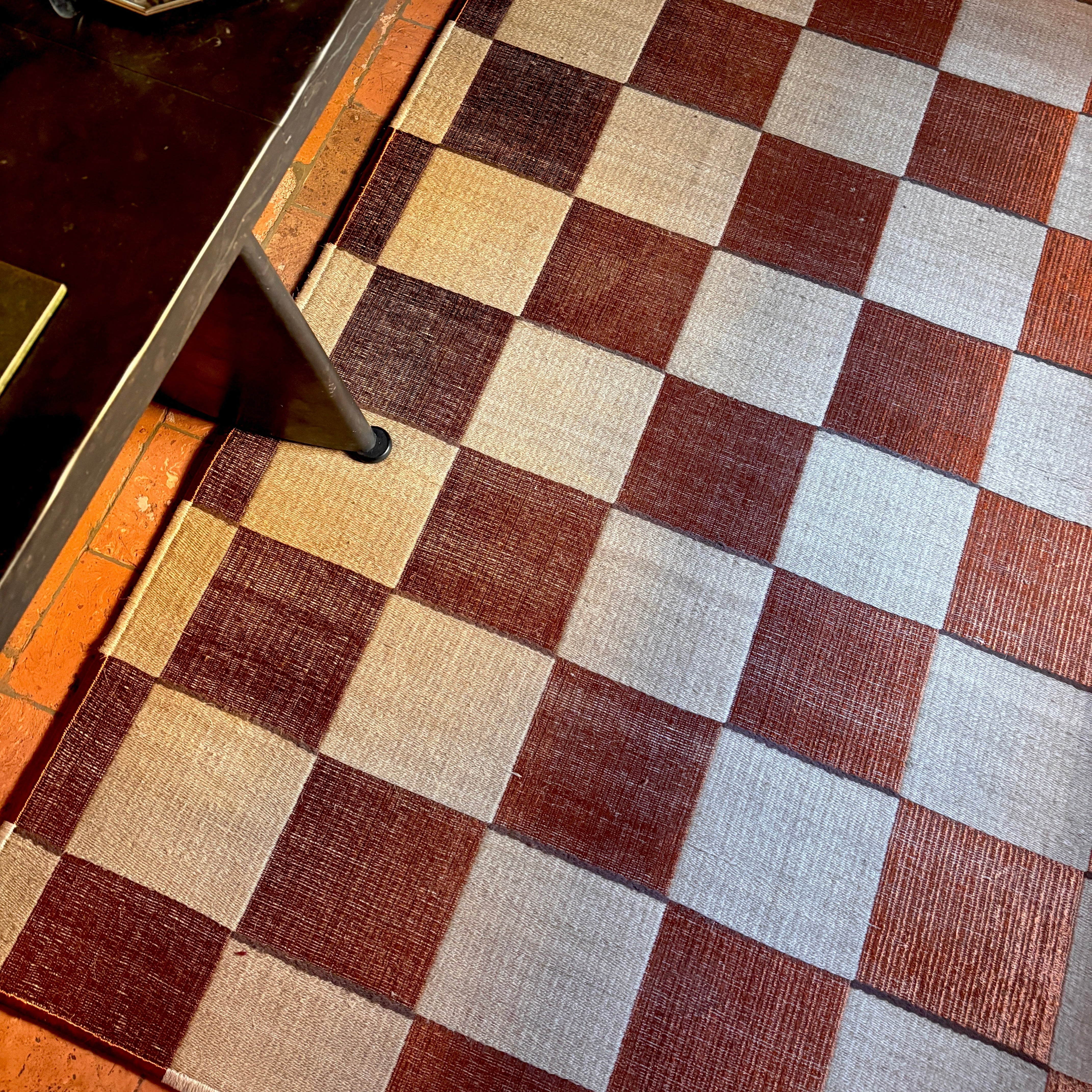 Damier Rug in Bone and Copper - Droulers Collezione | Modern Geometric Area Rug for Living Room, Bedroom & Office Decor