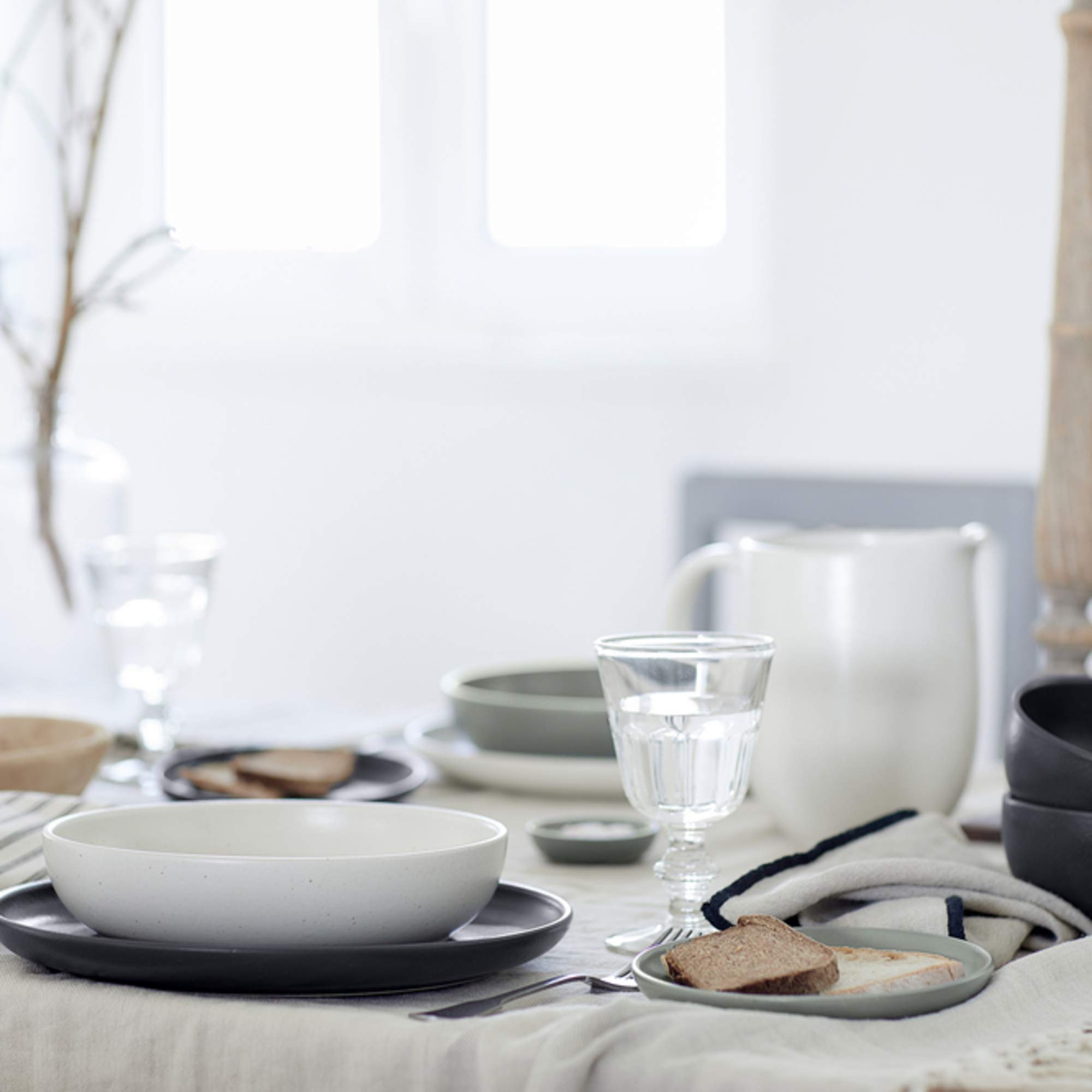 Casafina Ceramic Stoneware Soup & Pasta Bowl - Pacifica Collection, Vanilla | Microwave & Dishwasher Safe Dinnerware Set | Food Safe Glazing | Restaurant Quality Tableware for Home, Restaurant & Catering Use
