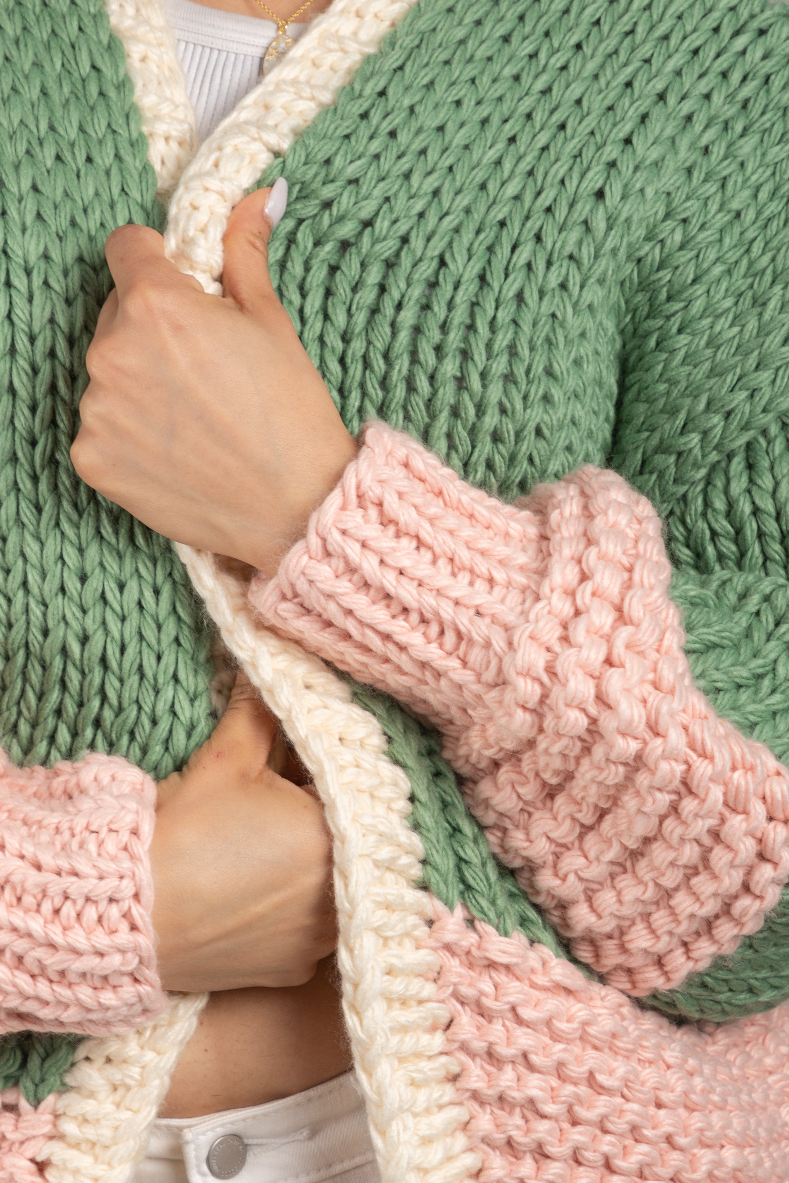 Stylish Knit Oversized Sweater in Two-Tone Colors - Perfect for Casual Outfits and Cozy Winter Days