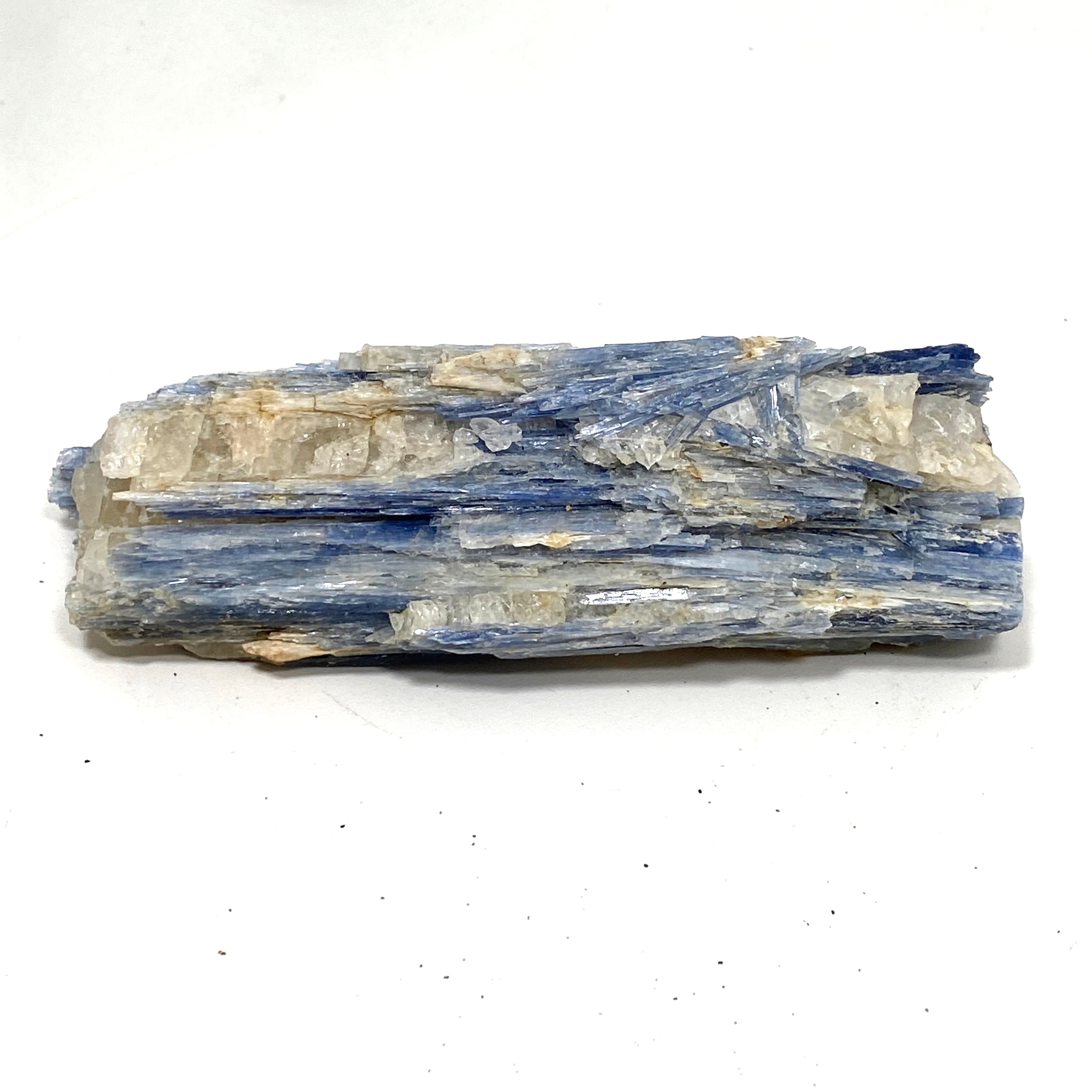 Natural Blue Kyanite Crystal Stone - Healing Energy, Spiritual Growth & Chakra Balancing - Perfect for Meditation, Jewelry Making & Home Decor