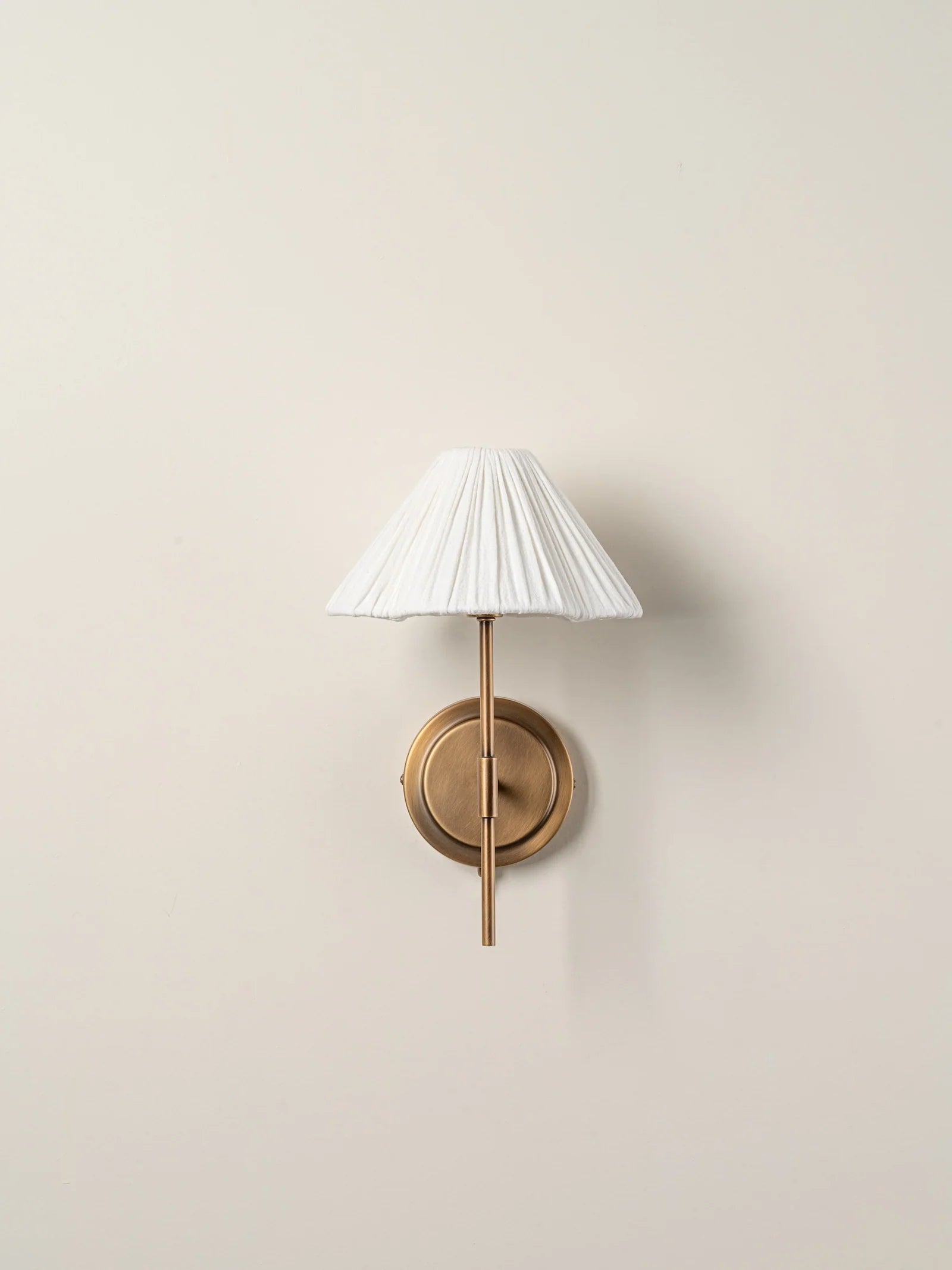 Vintage Aged Brass & Linen Scalloped Wall Sconce - Elegant Farmhouse Lighting for Bedroom, Living Room & Hallway