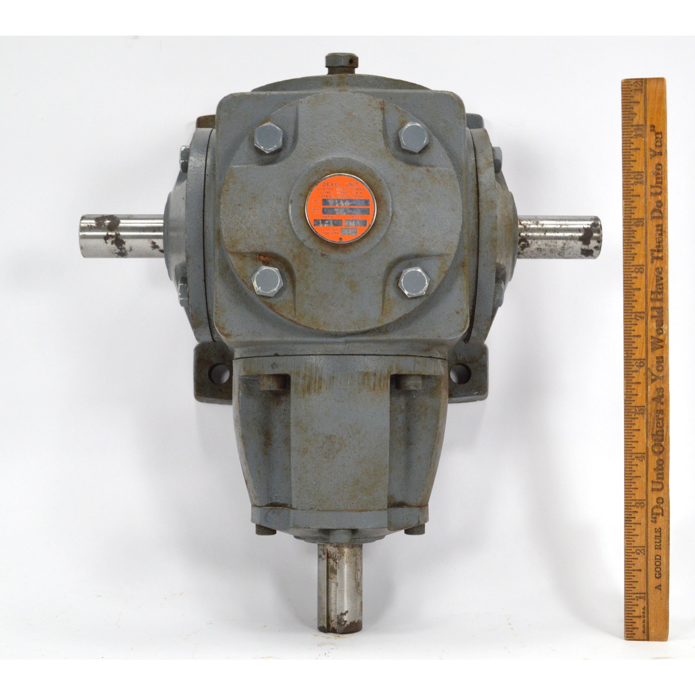 New BOSTON GEAR WORKS 1:1 Worm Gear Reducer 300 Series XR146 - Perfect for Industrial Machinery & Power Transmission Systems