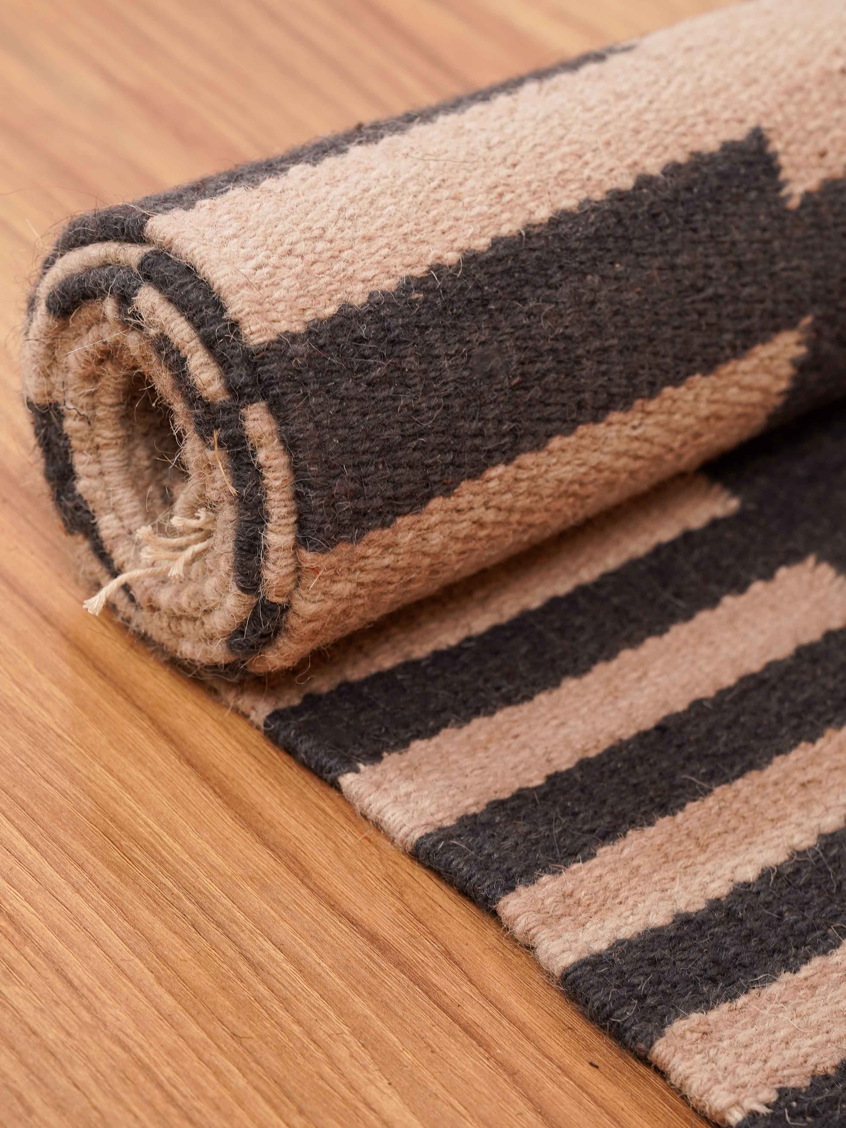 Hand Woven Bohemian Area Rug - Soft & Durable for Living Room, Bedroom, or Home Decor | Eco-Friendly & Stylish Floor Covering