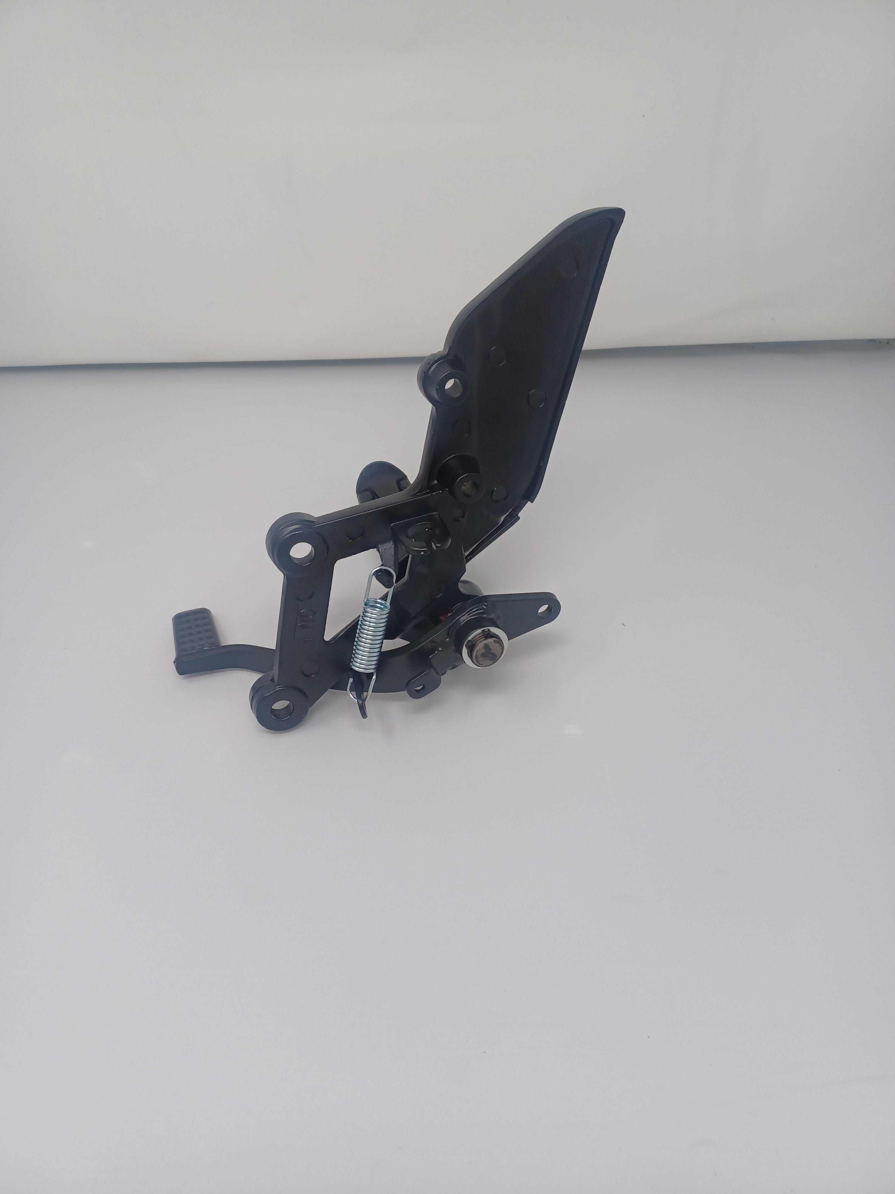 X22R 250cc Motorcycle Front Right Footrest Replacement Part 02050039 - Perfect for Off-Road Bikes & Dirt Bike Repair